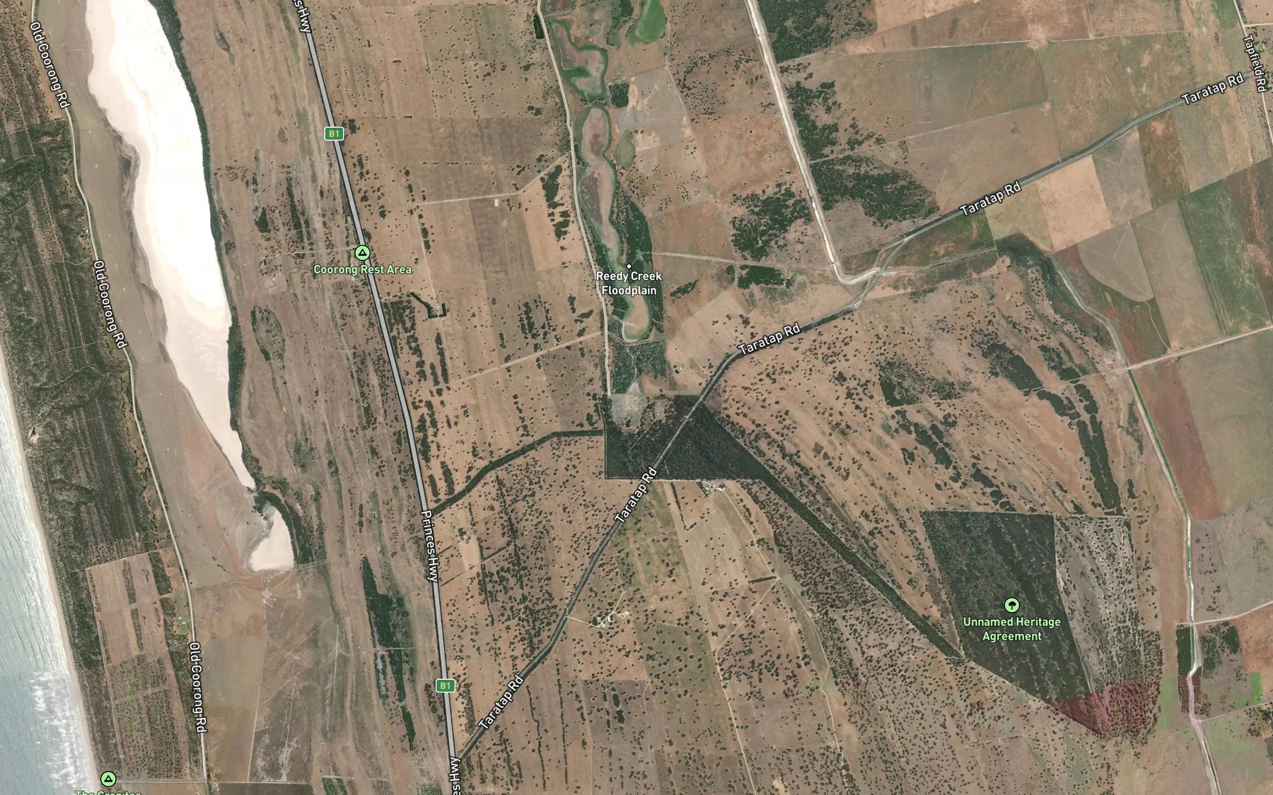 Satellite map of the Sandys Hut Lake