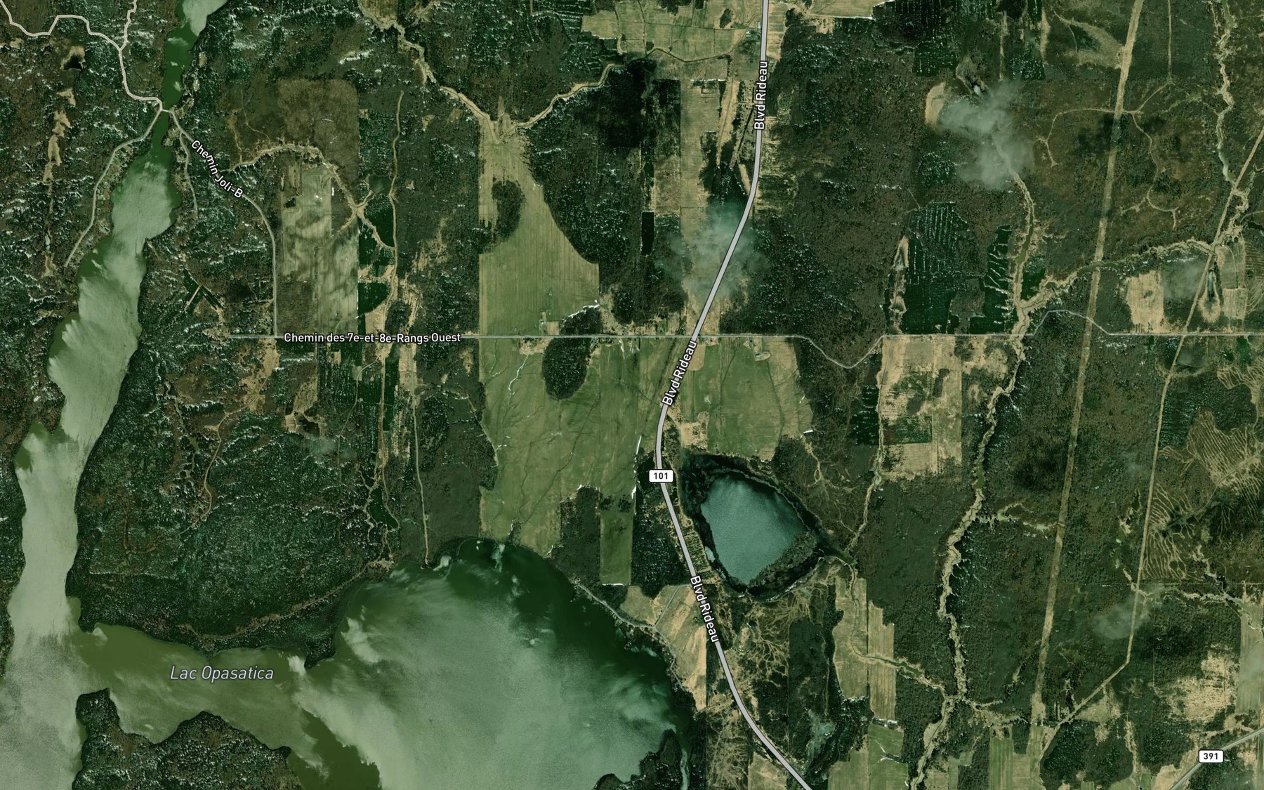 Satellite map of the Cours d'eau Chouinard