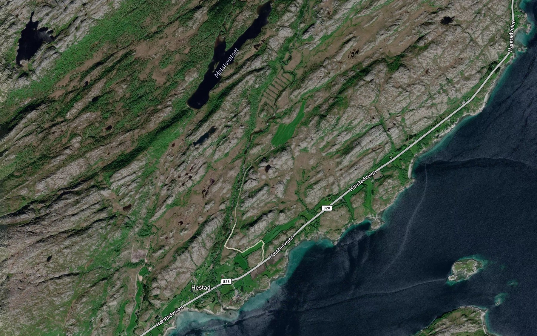 Satellite map of the Lomtjonna