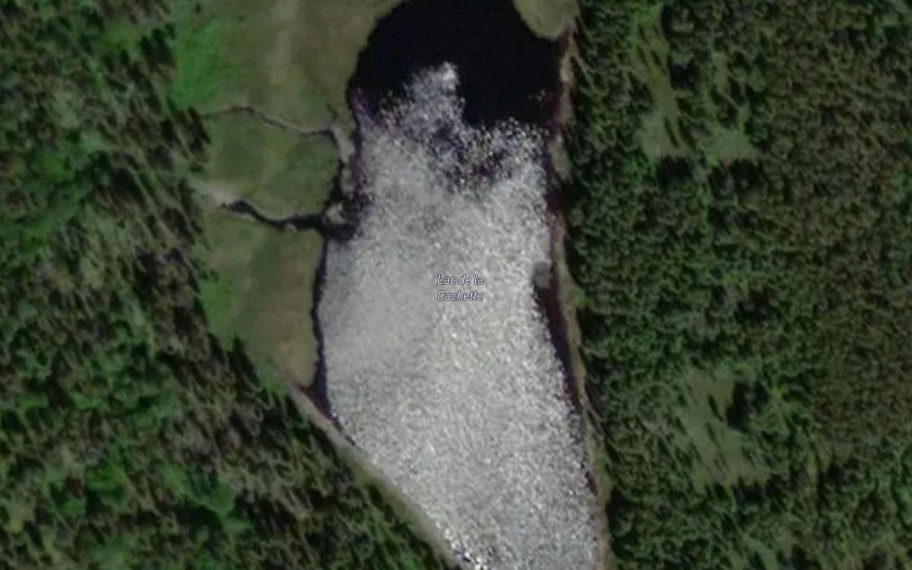 Satellite map of the Lac de la Cachette