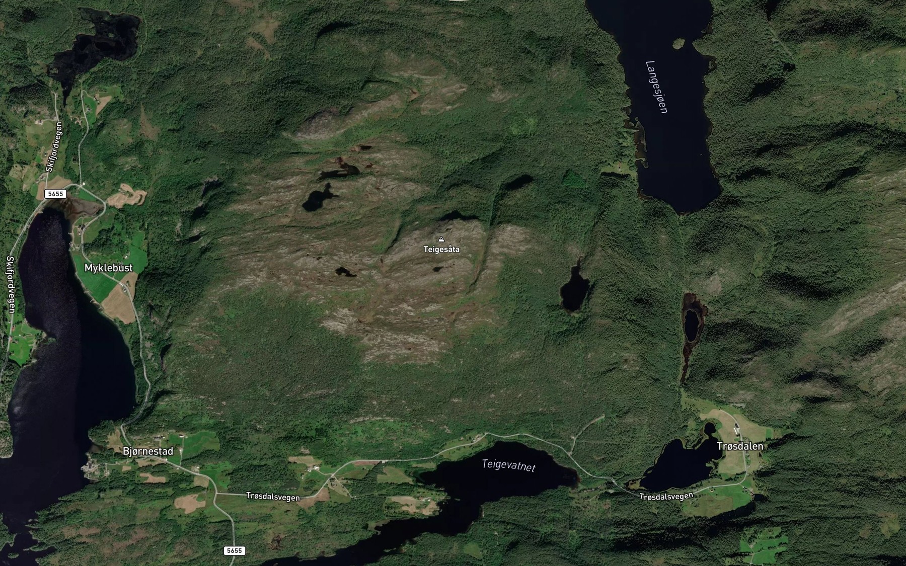 Satellite map of the Svardalvatn