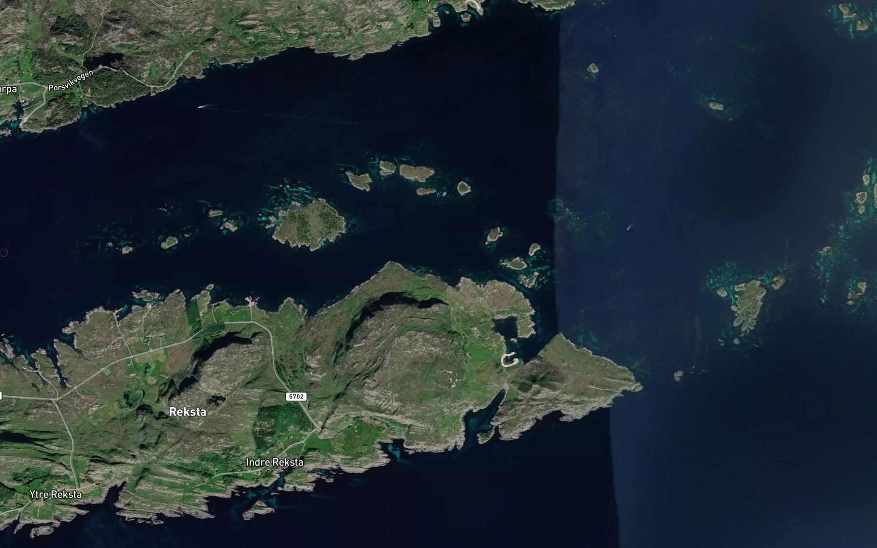 Satellite map of the Trollhillarvika