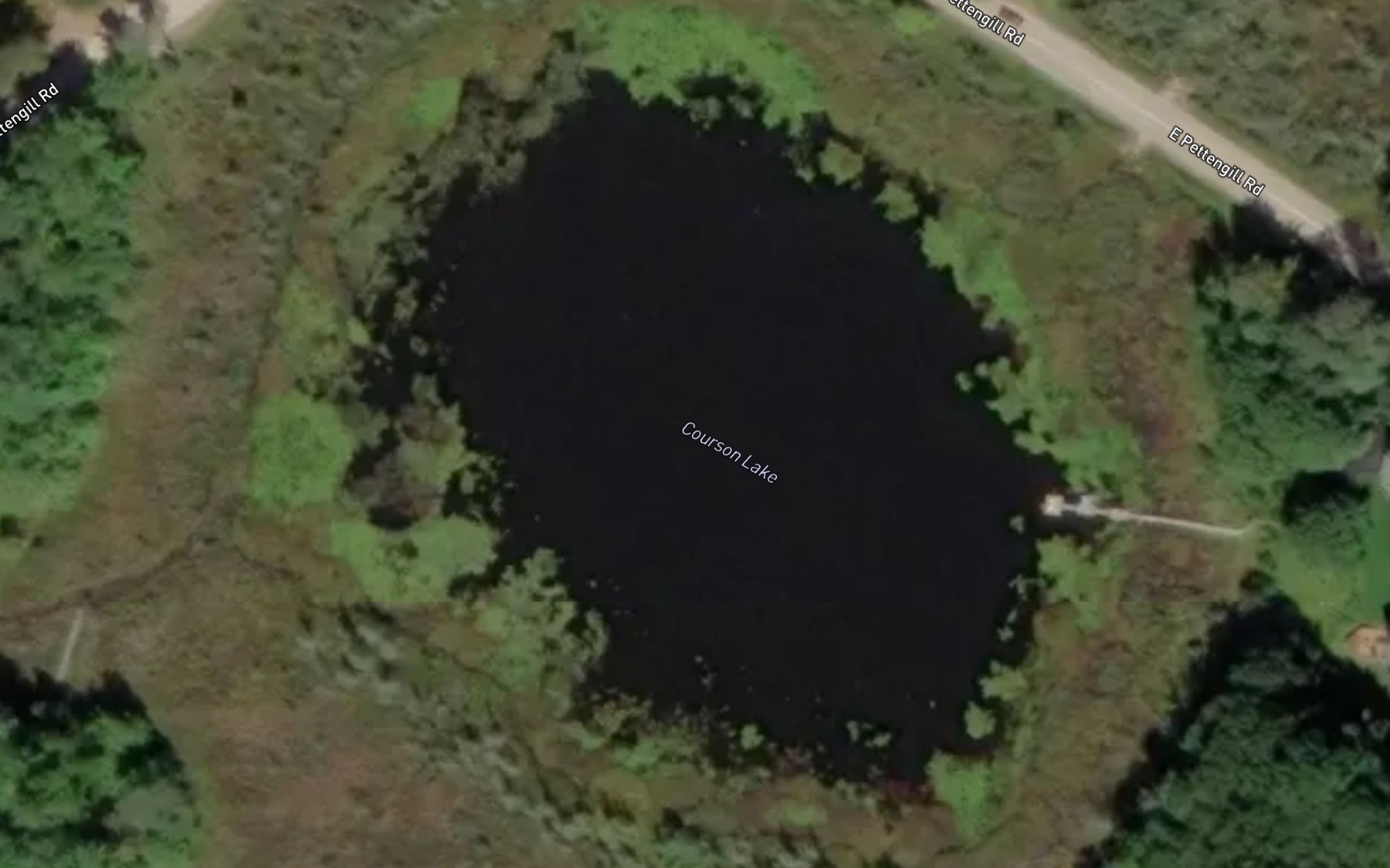 Satellite map of the Courson Lake