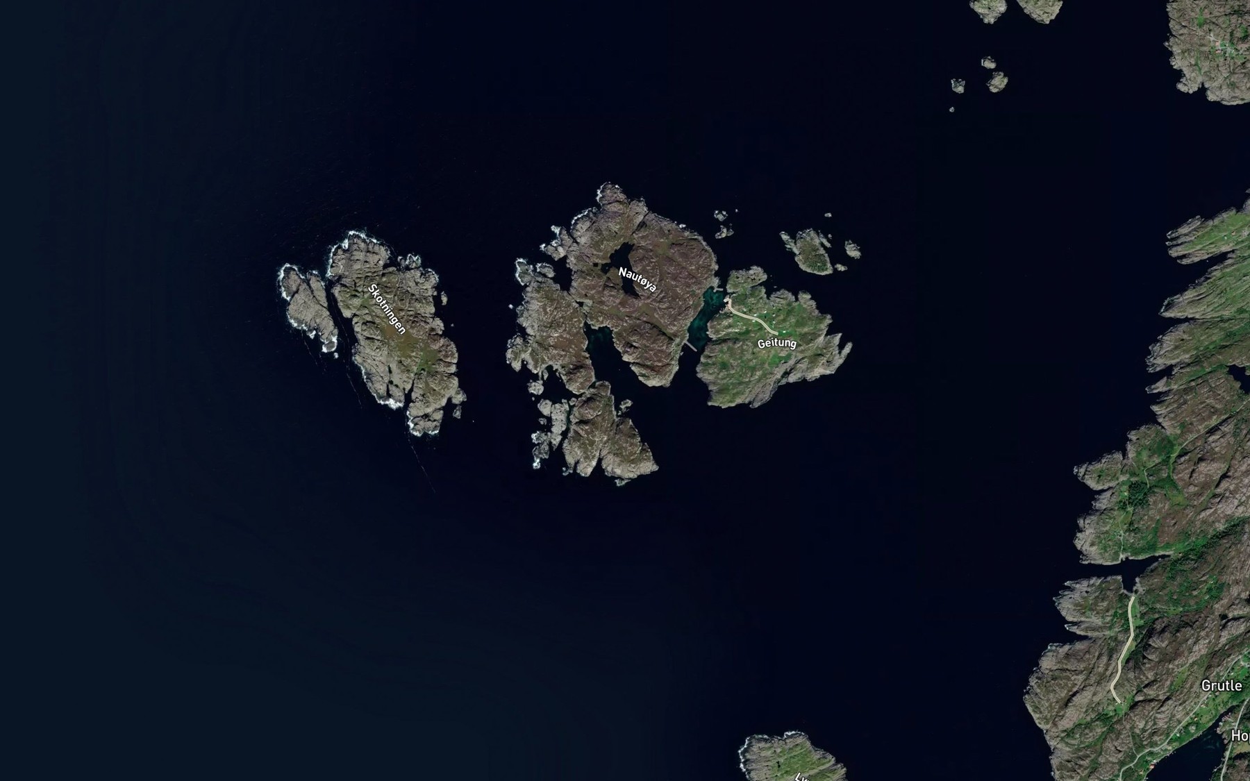 Satellite map of the Flogsnesvagen