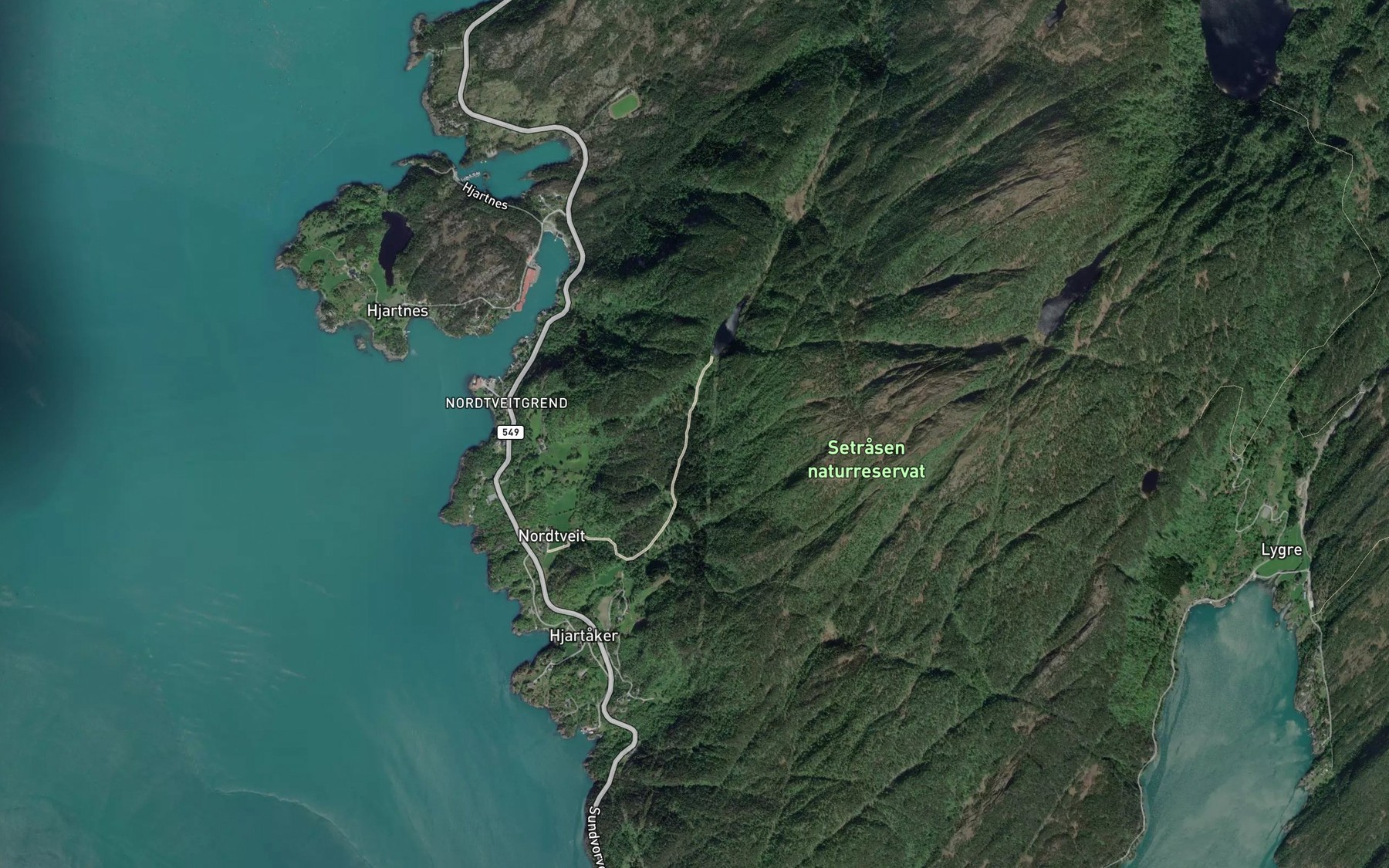 Satellite map of the Hjartakerelva