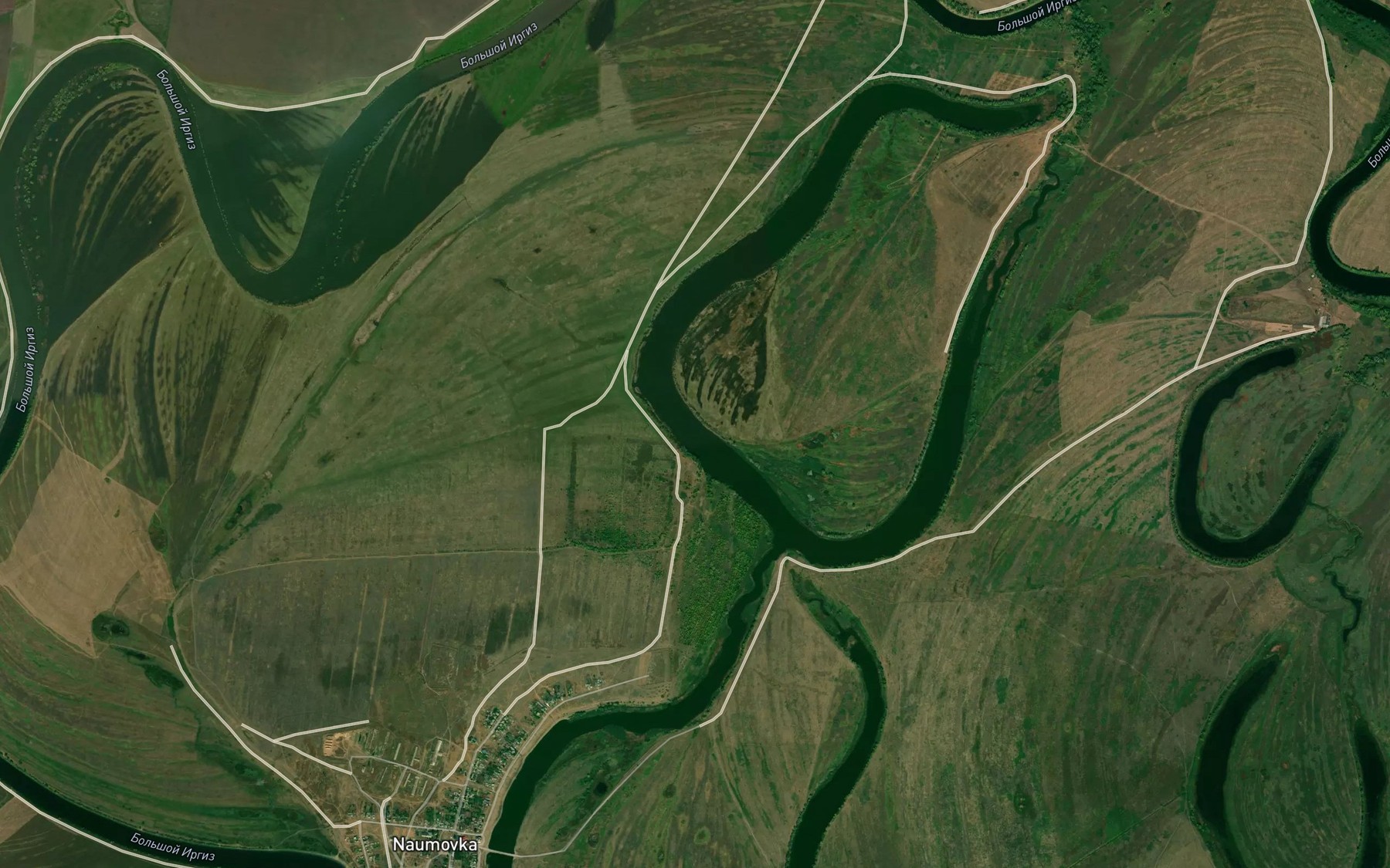 Satellite map of the Ozero Naumovskoye