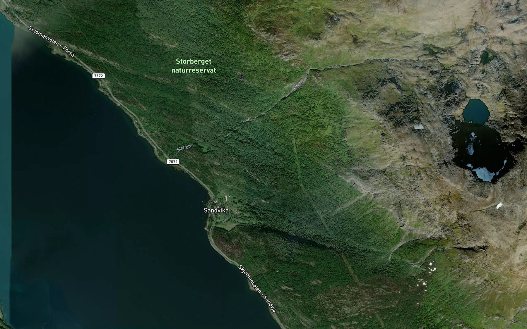 Satellite map of the Skjellelva