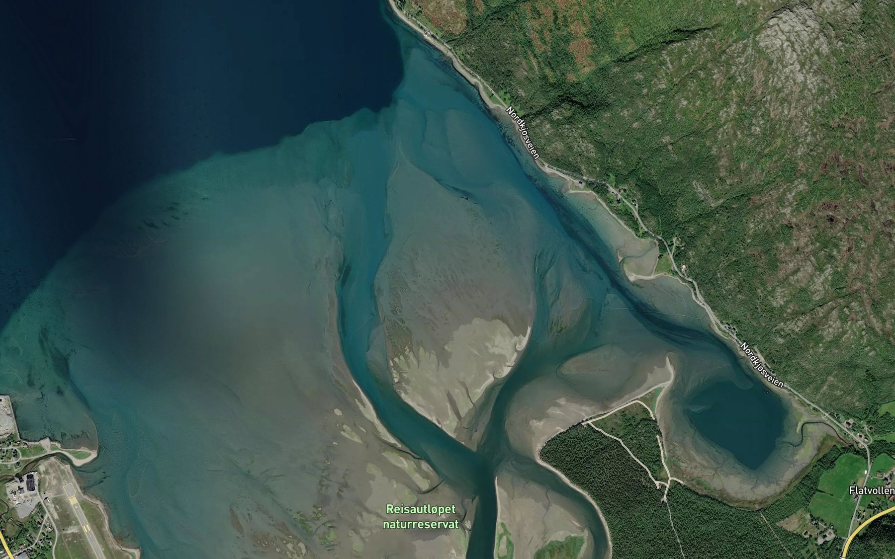 Satellite map of the Reisaelva