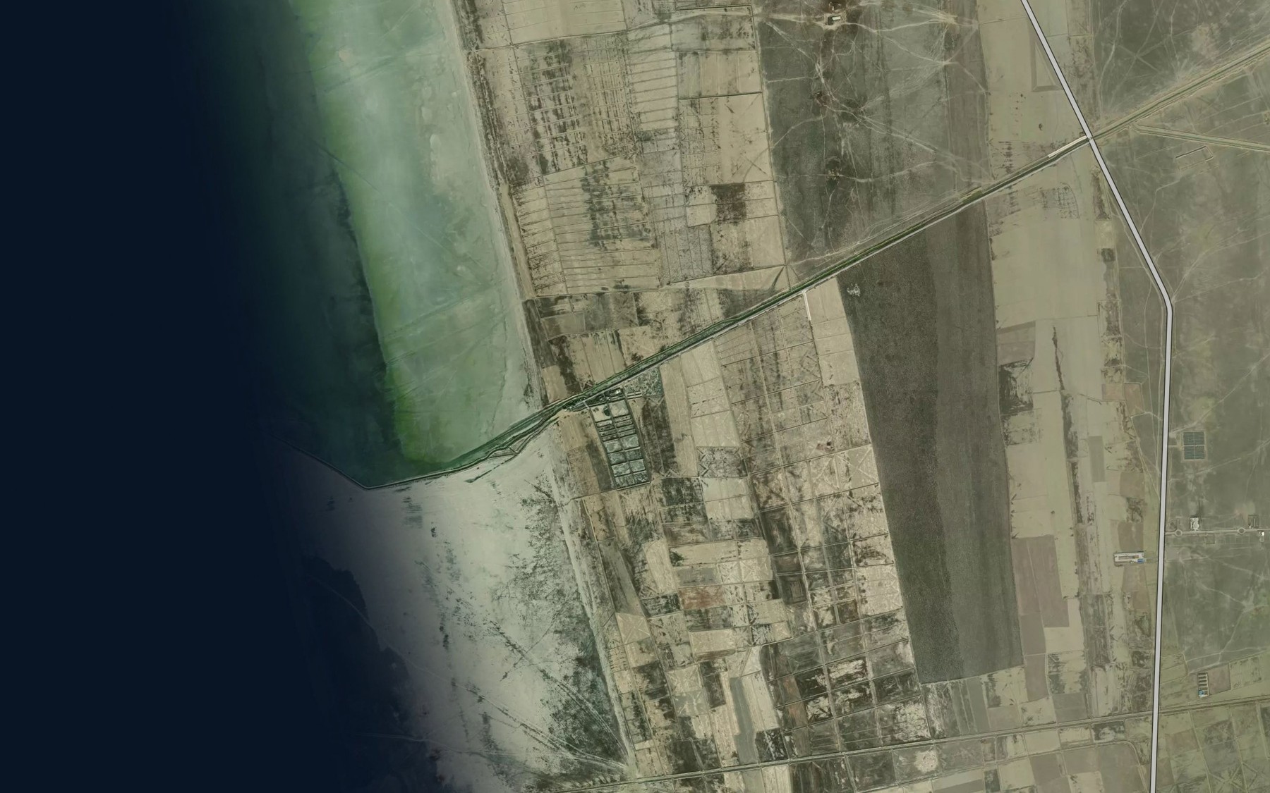 Satellite map of the Mohavvateh-ye Anbar-e Markaz-e Amuzesh-e Tarvij va Taksir va Parvaresh-e Abzian-e Gomishan