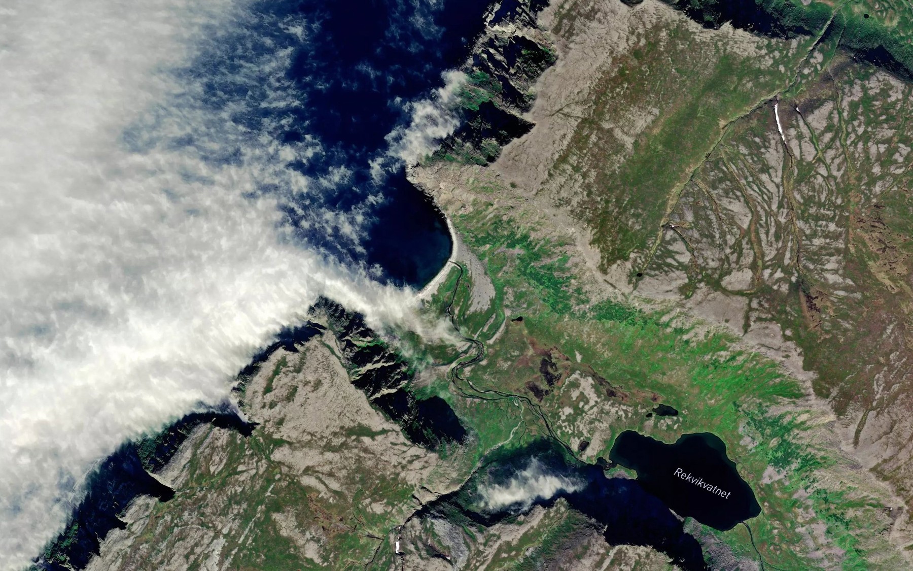 Satellite map of the Rekvikelva