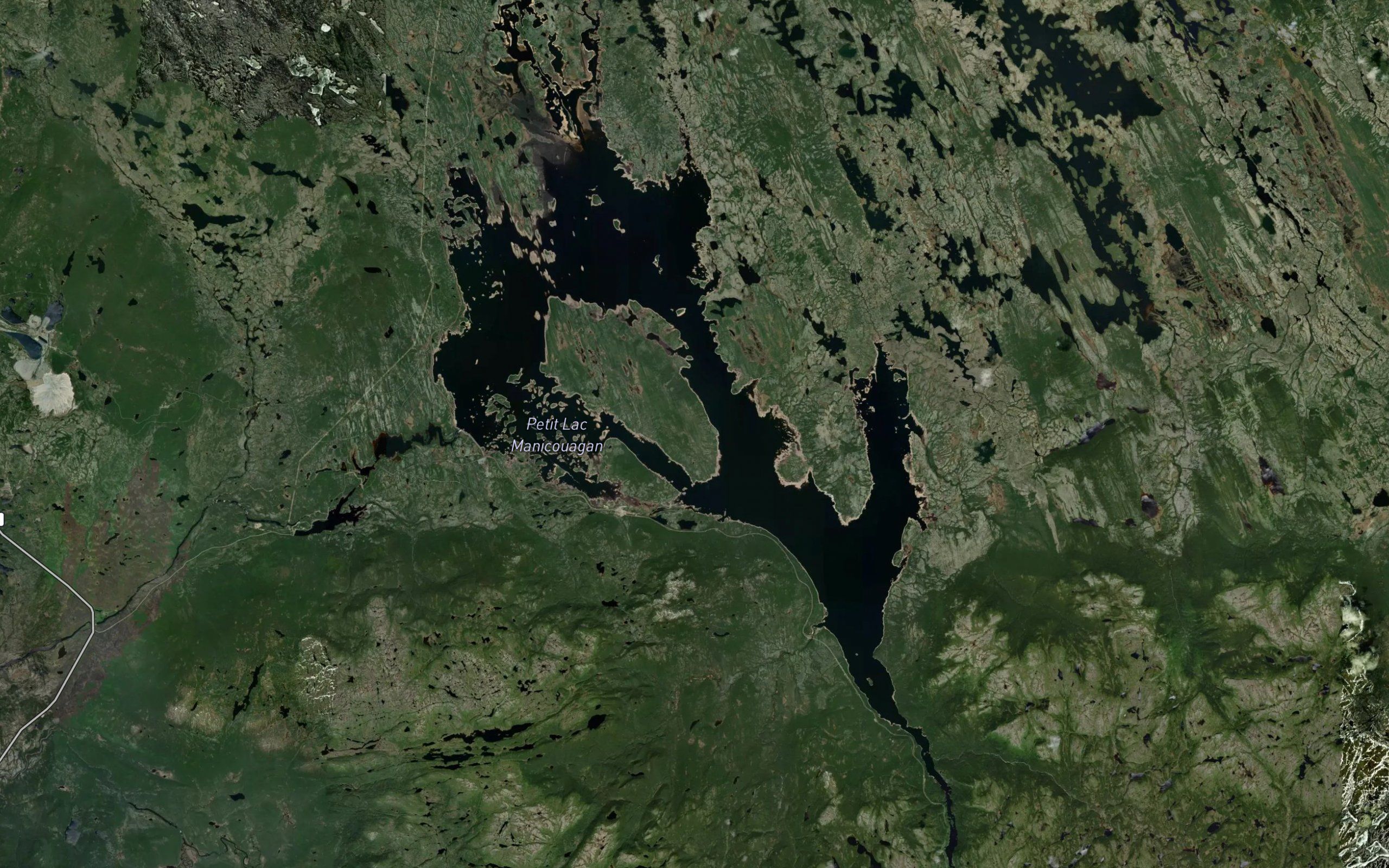 Petit lac Manicouagan