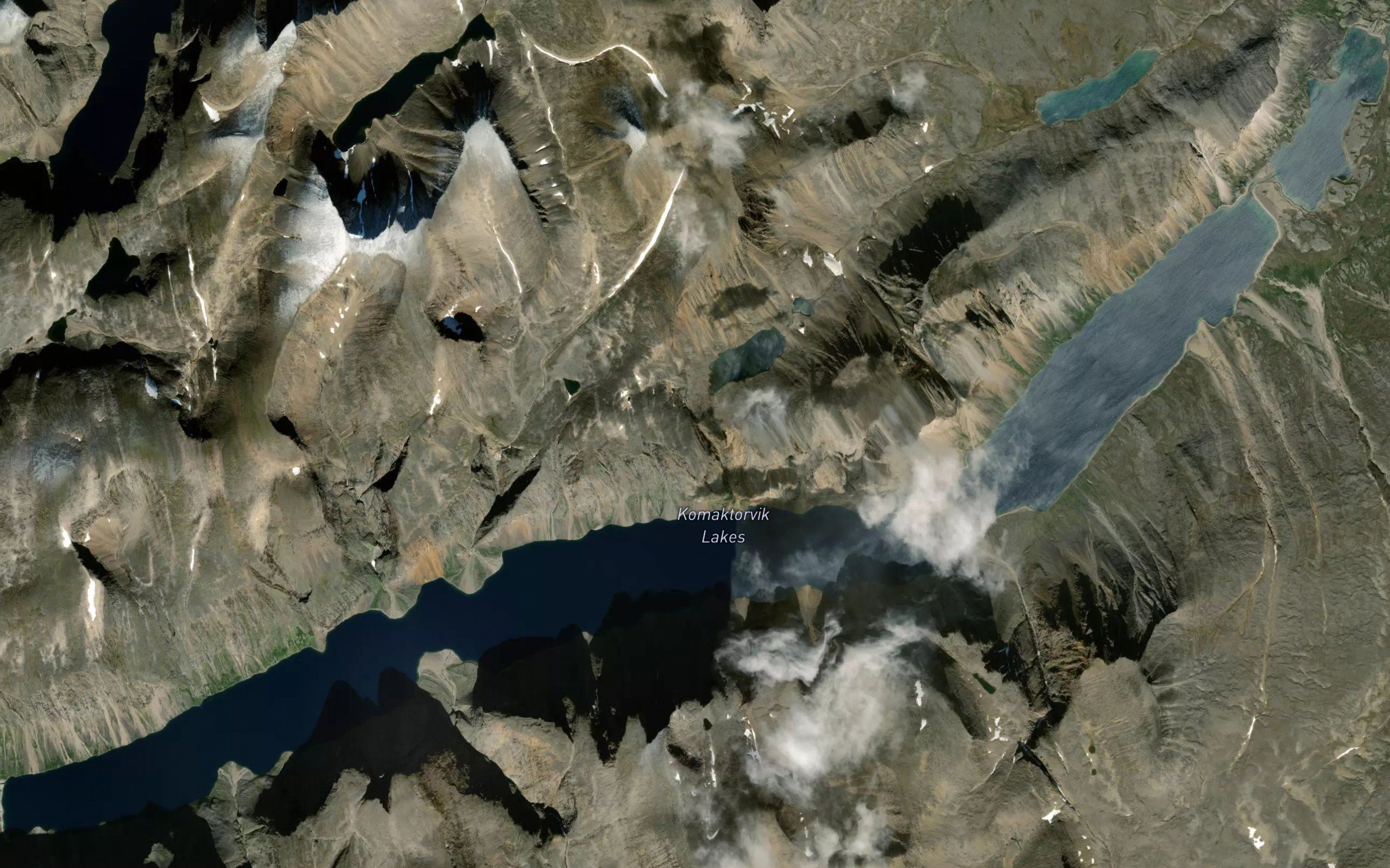Komaktorvik Lakes