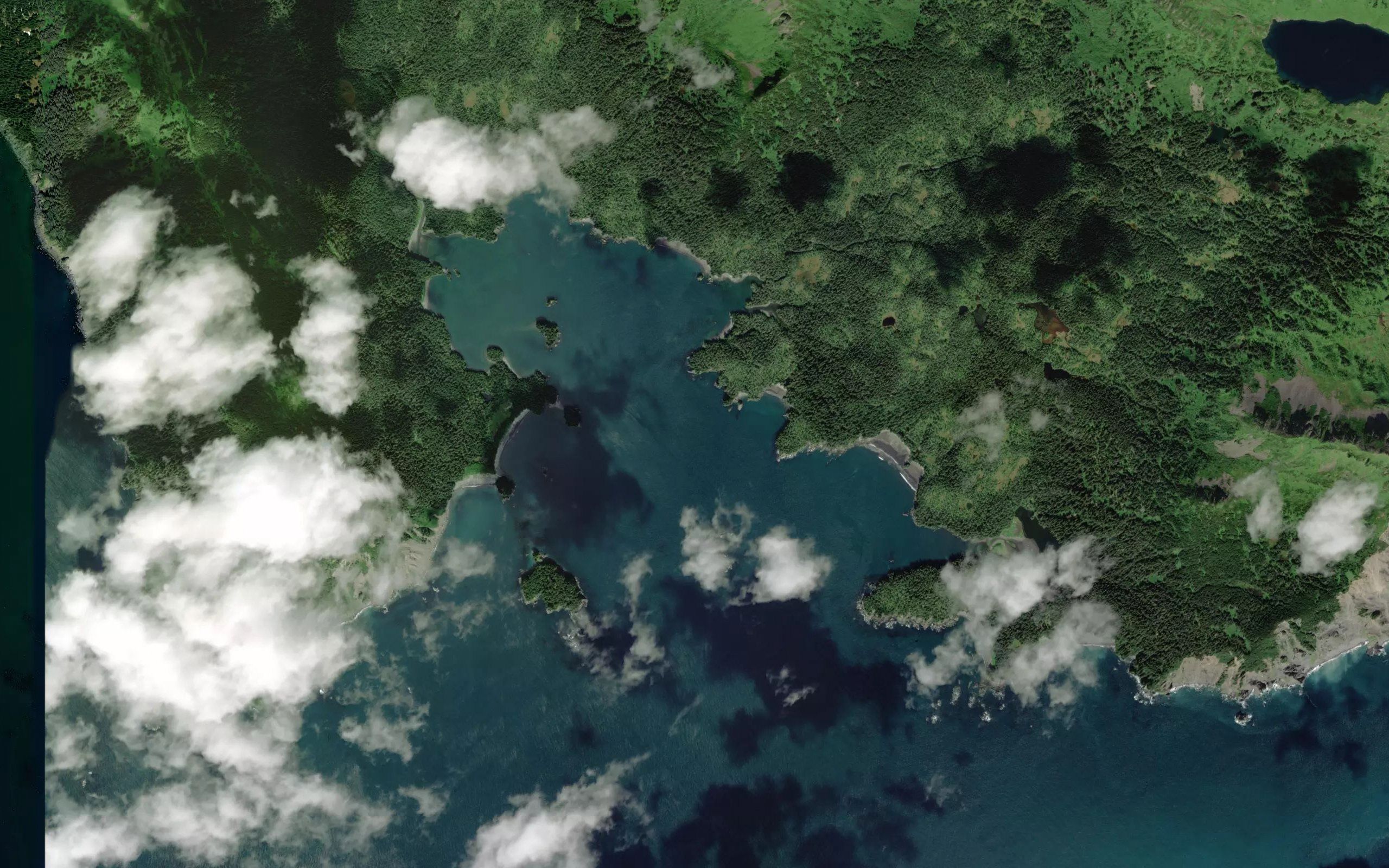 Touglaalek Bay