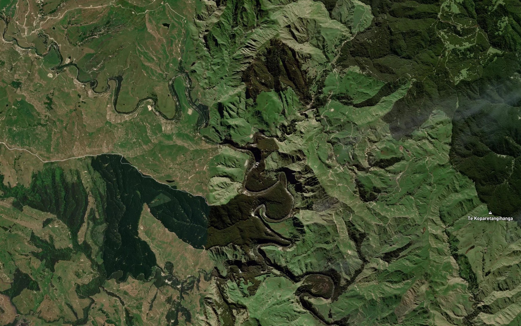 Satellite map of the Mangaaruhe River
