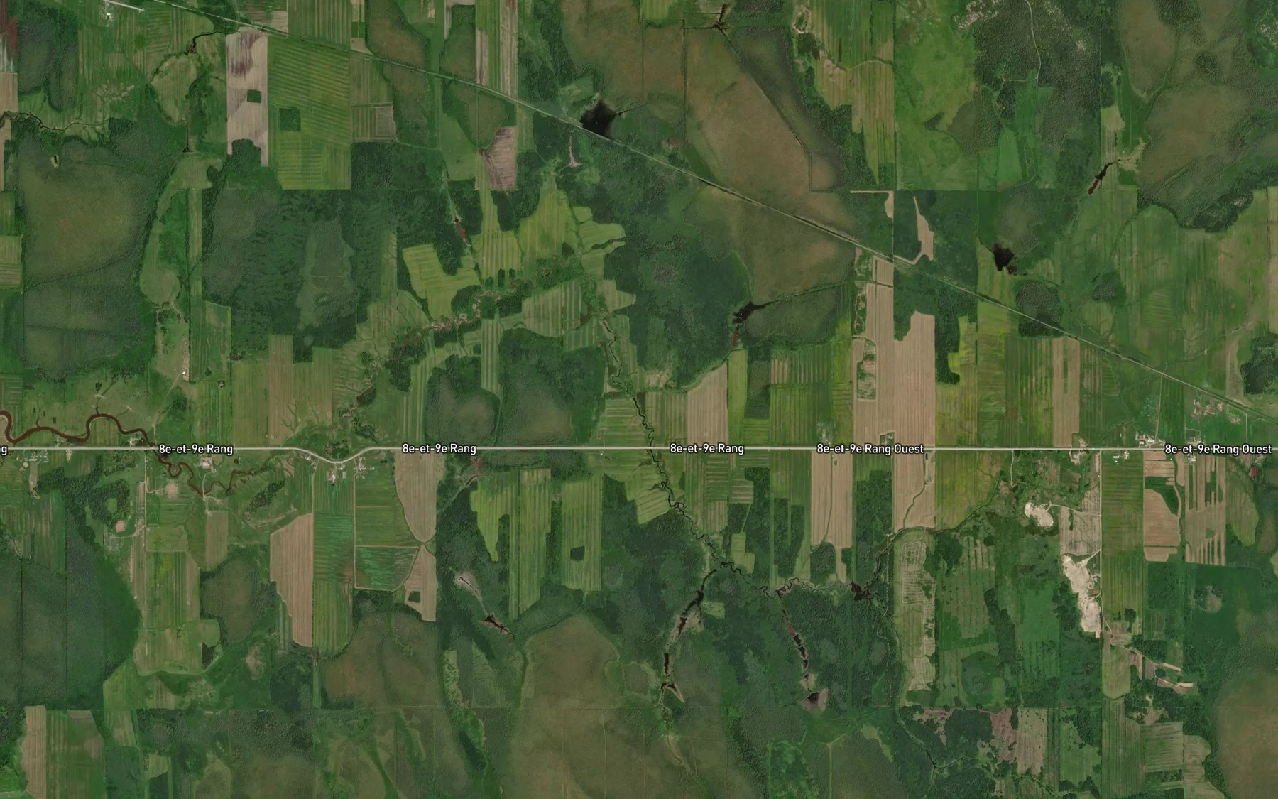 Satellite map of the Cours d'eau St-Jean