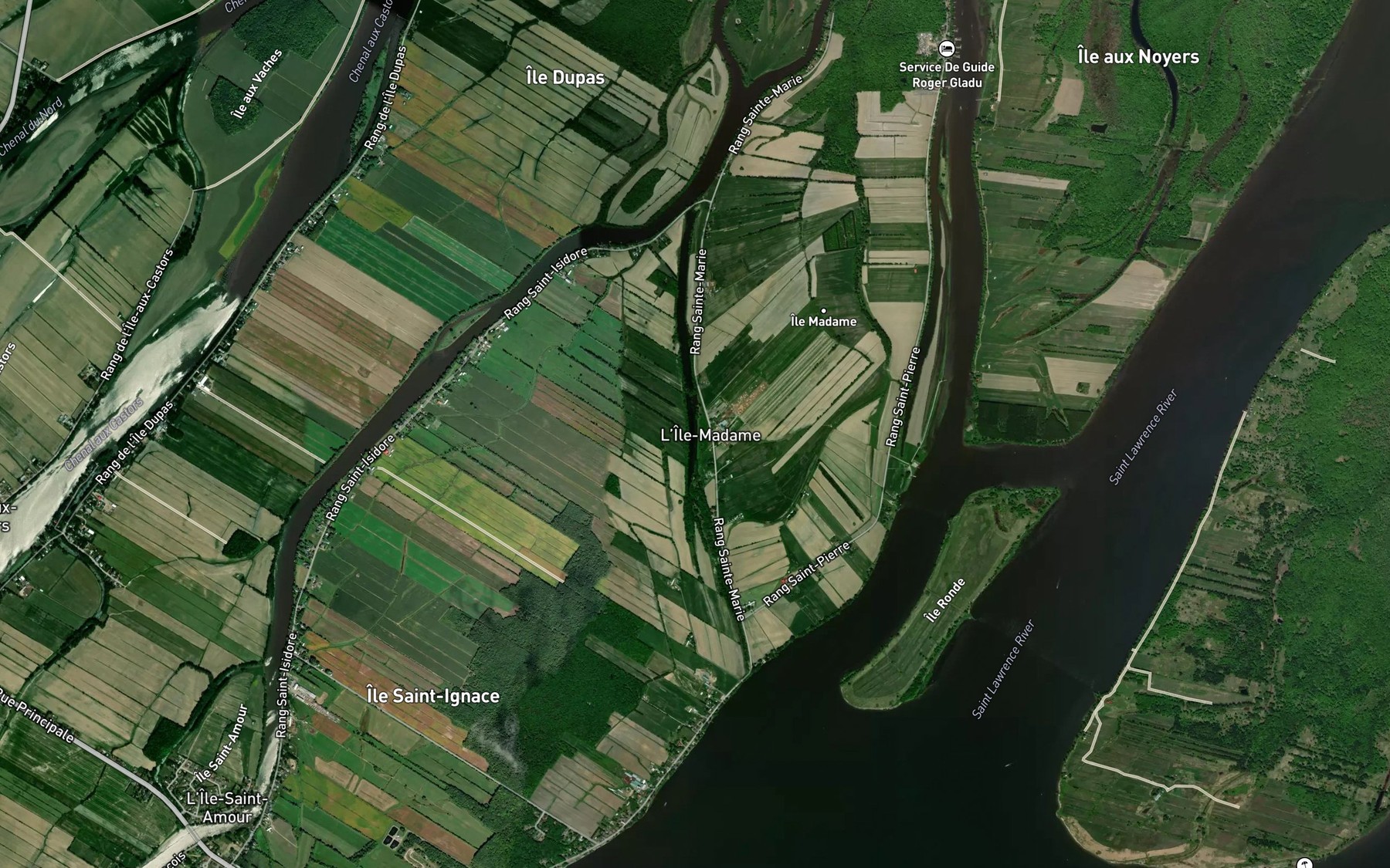 Satellite map of the Chenal de l'Ile Madame