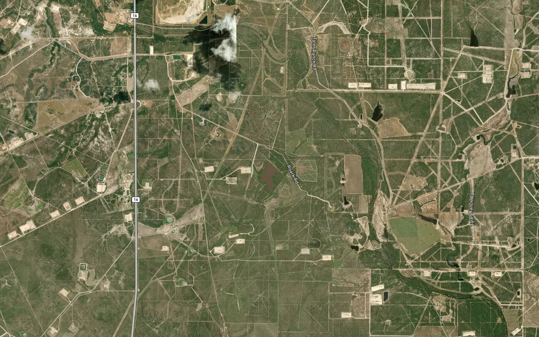 Satellite map of the Kamp Lake