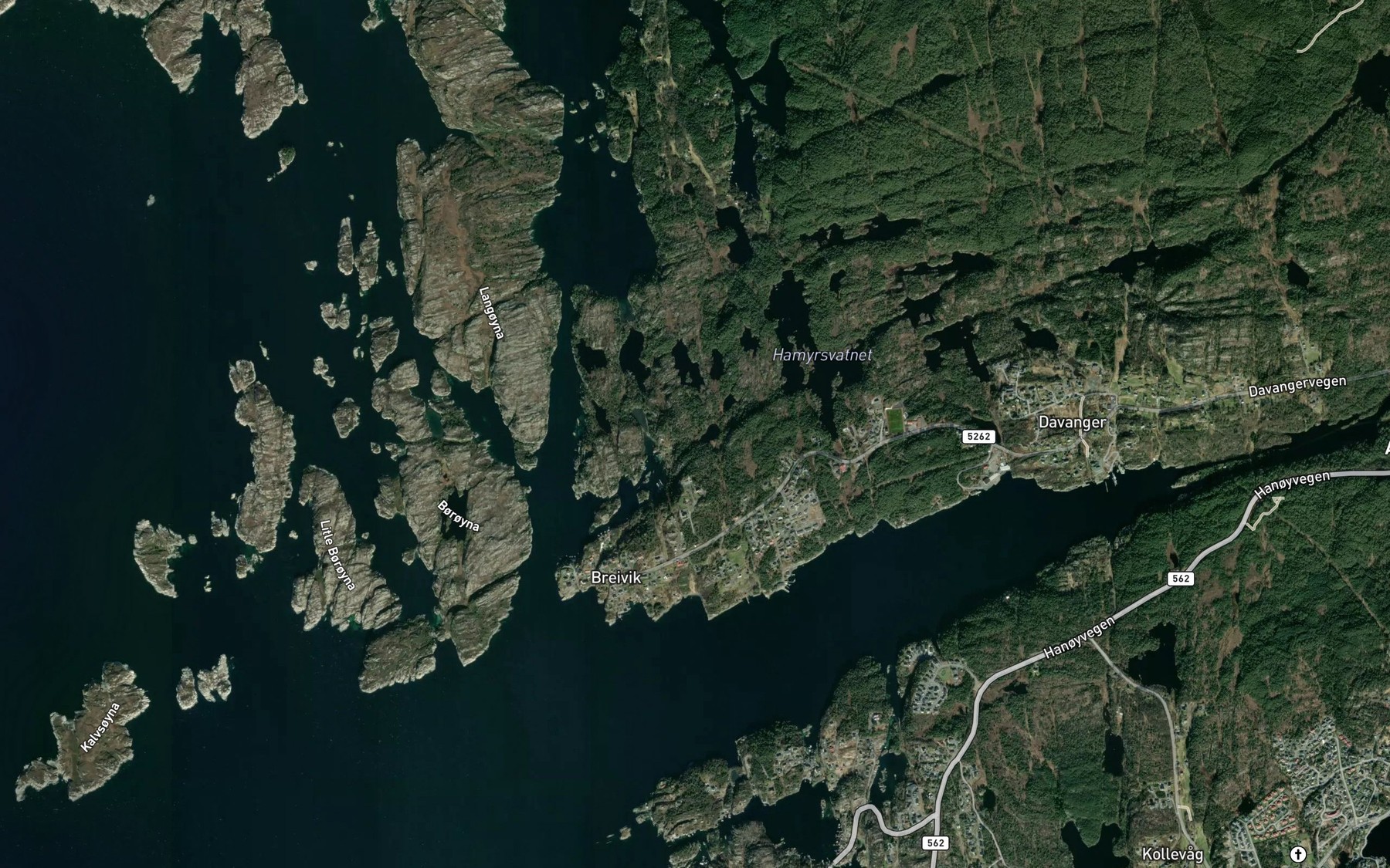 Satellite map of the Bjollevagstjorni