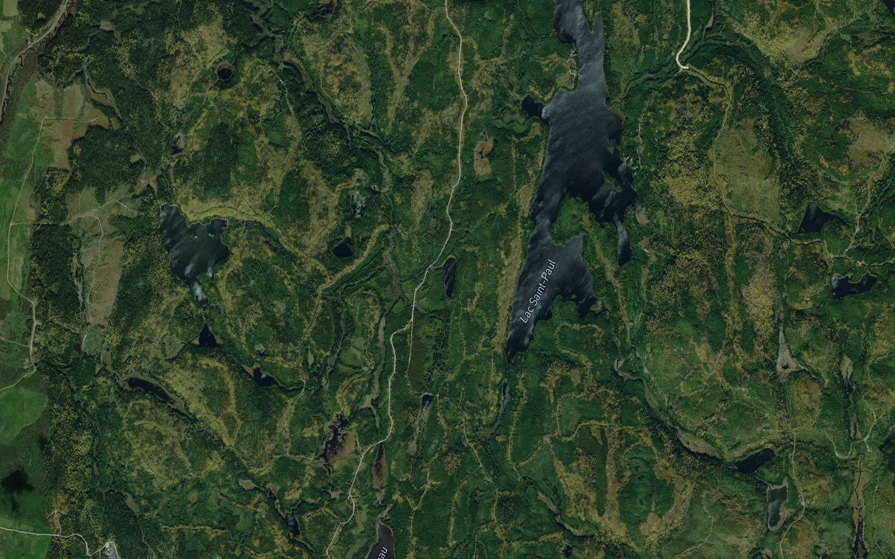 Satellite map of the Petit lac Saint-Paul