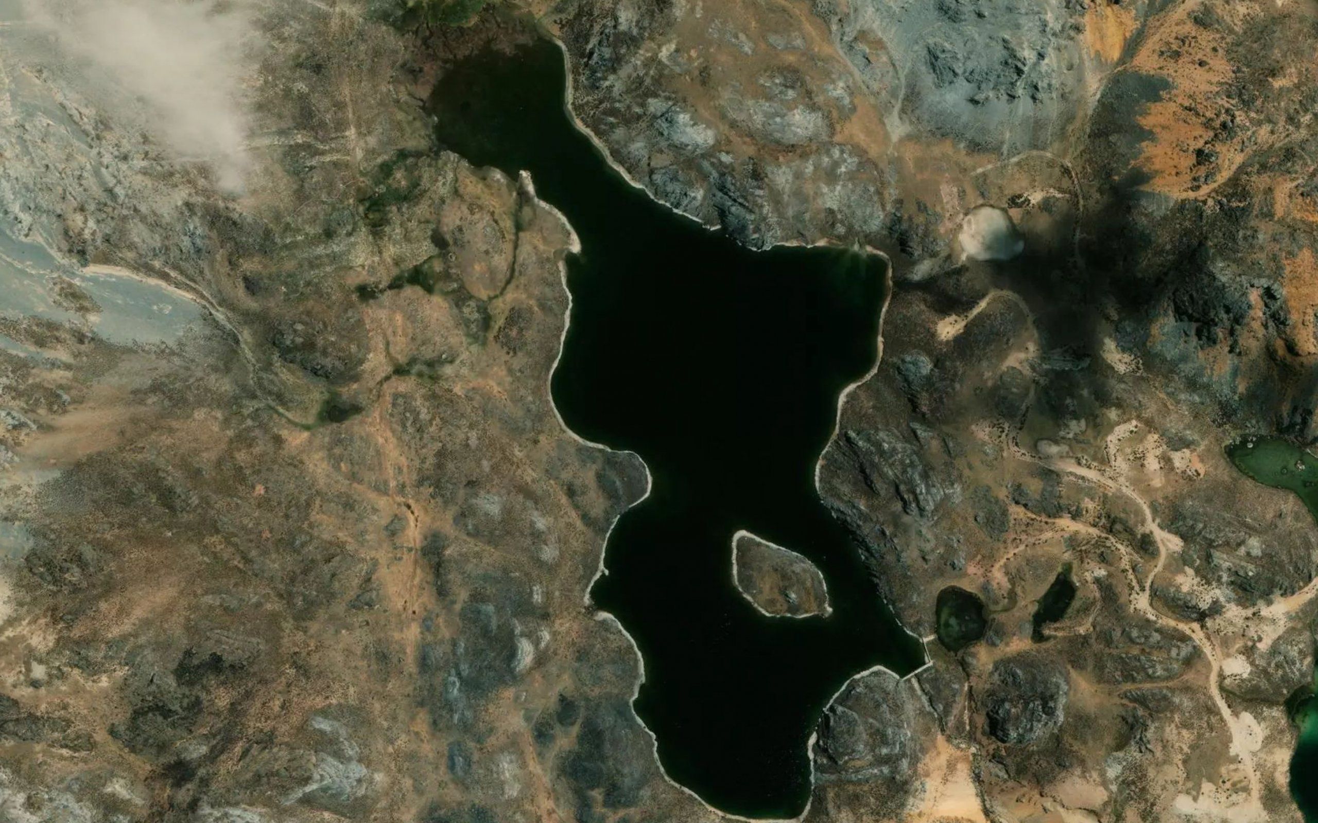 Laguna Chalhuacocha Chica