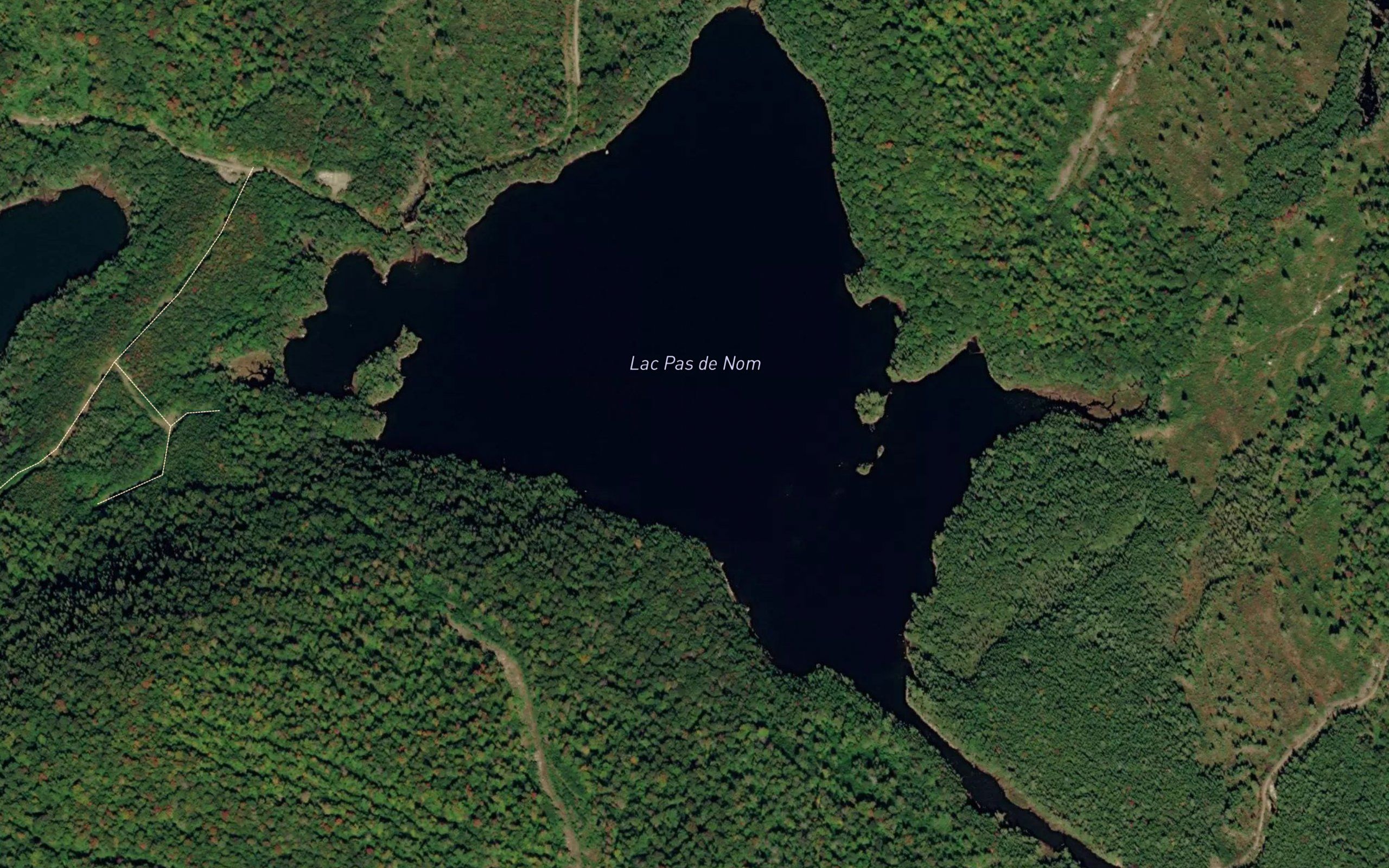 Lac Pas de Nom