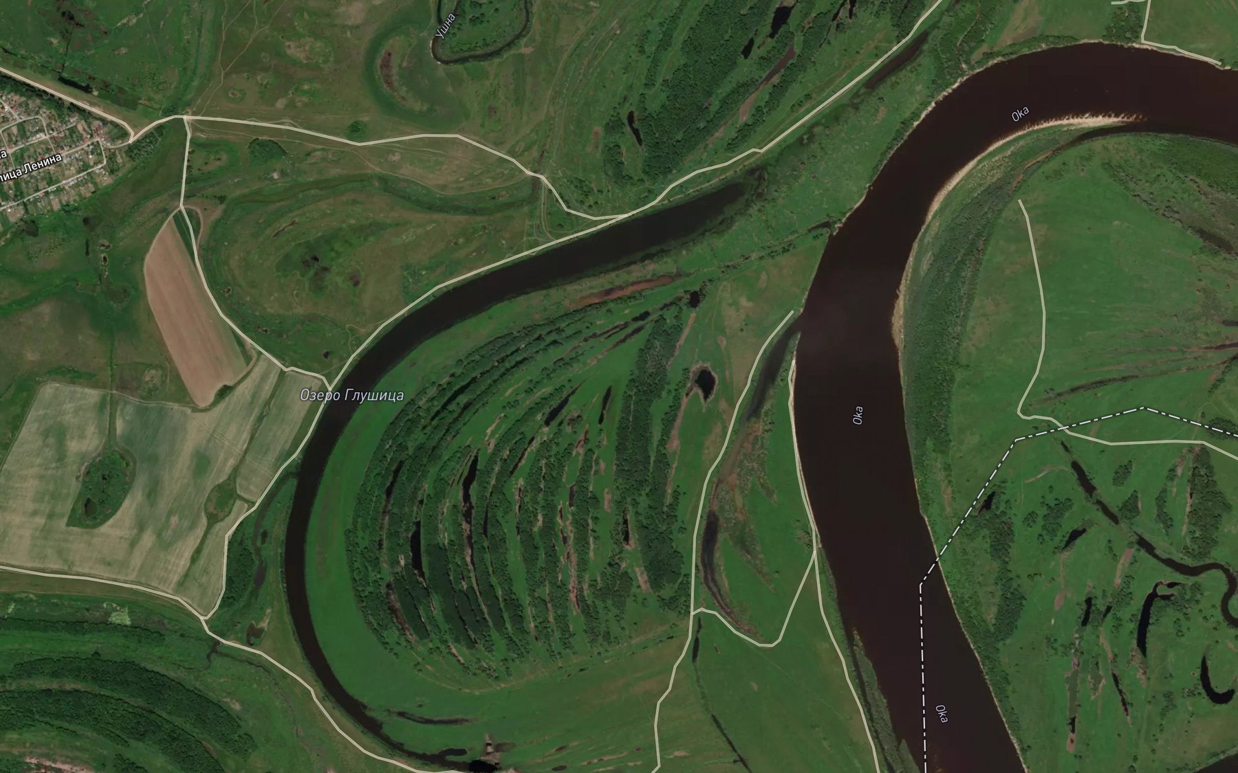 Satellite map of the Ozero Glushitsa