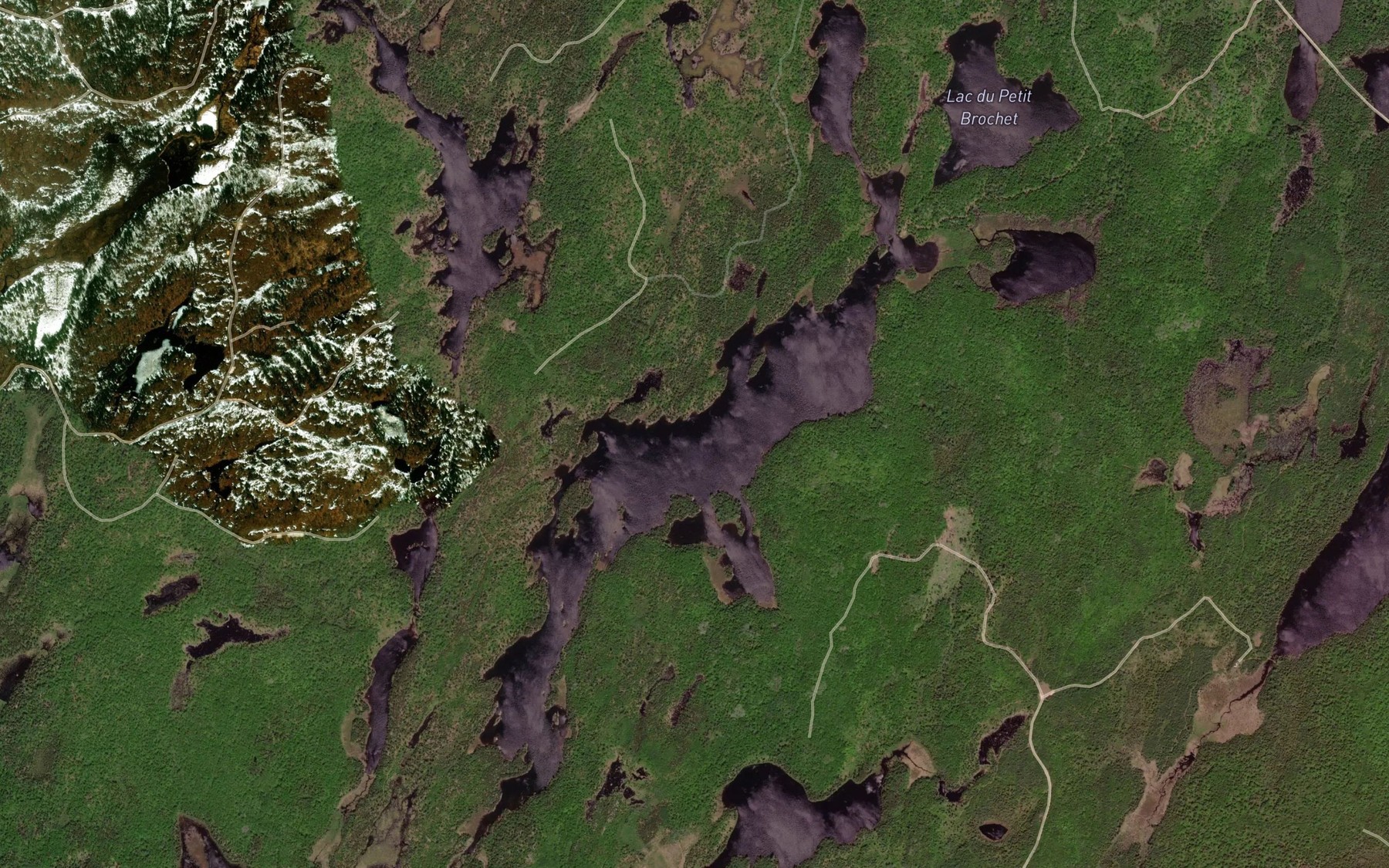 Satellite map of the Lac Mazenod