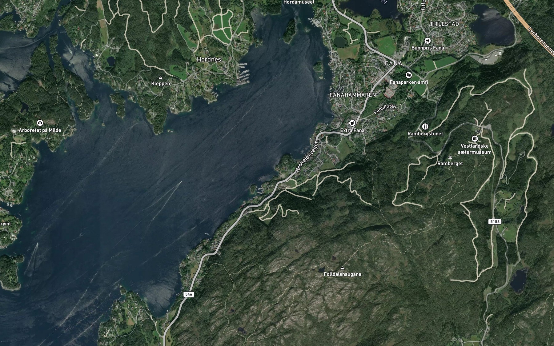 Satellite map of the Apalvika