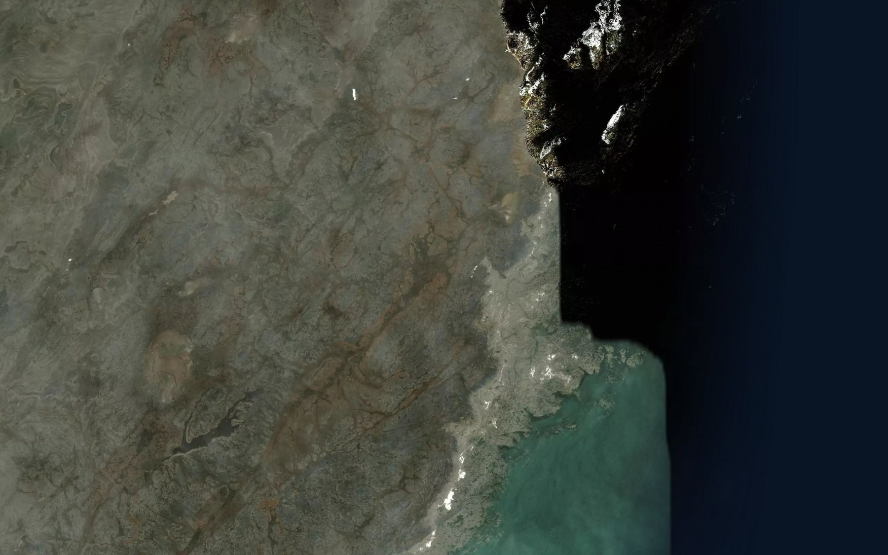 Satellite map of the Mouillage Qarmait