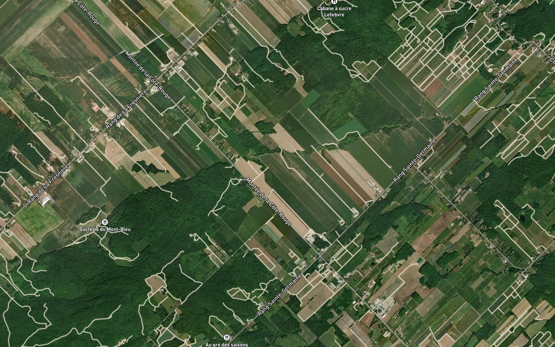 Satellite map of the Cours d'eau du Domaine