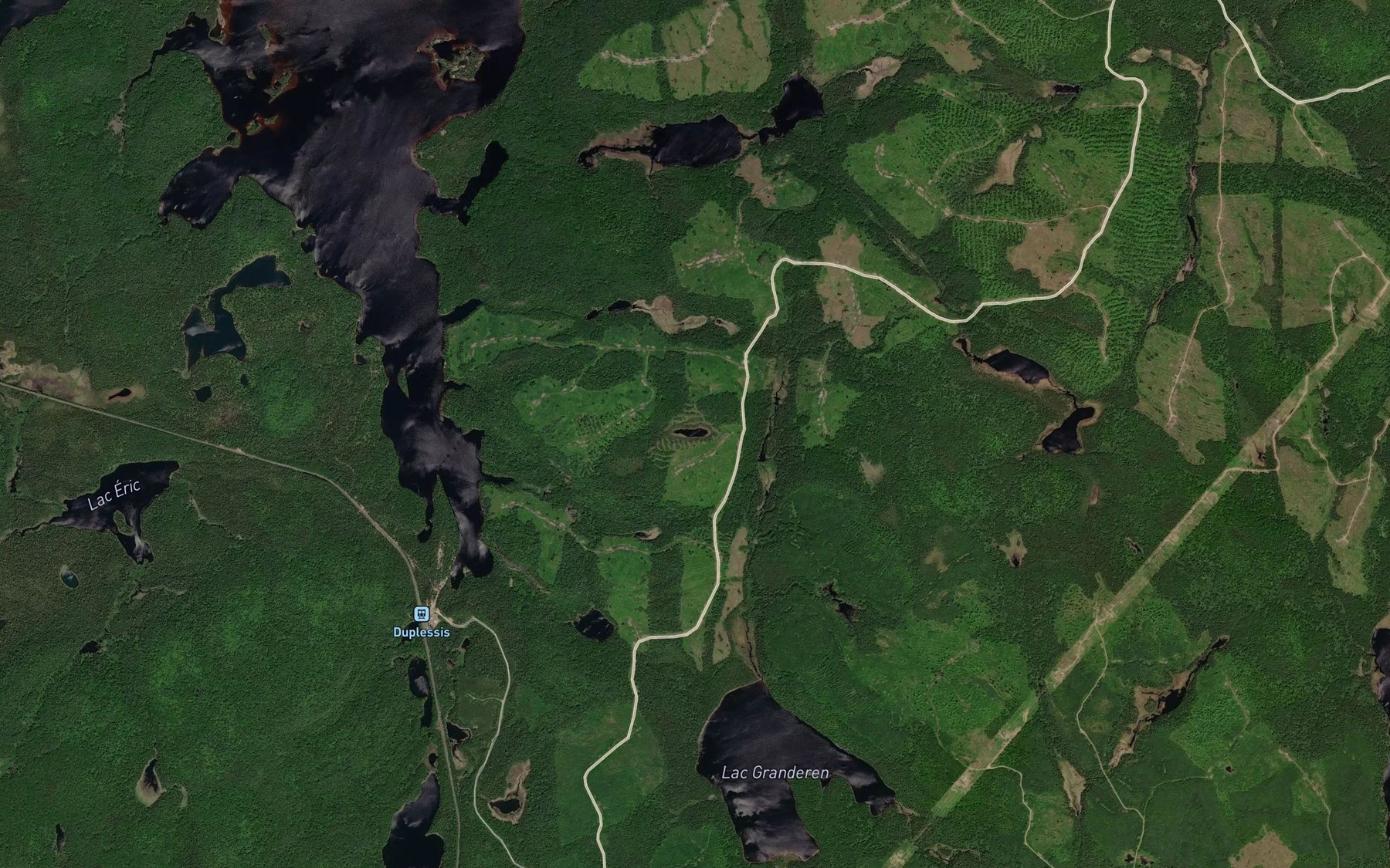 Satellite map of the Lac de la Cachette