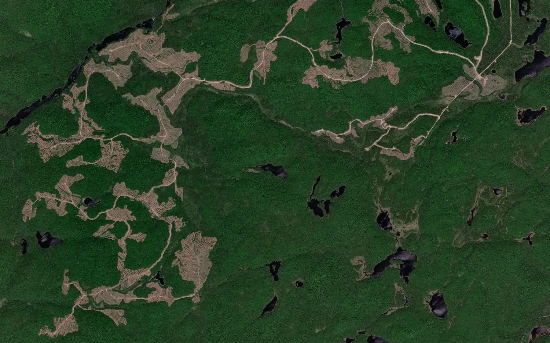 Satellite map of the Lac de l'Aviron