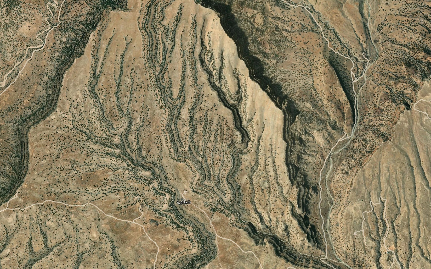Satellite map of the Cheshmeh-ye Ab Kari