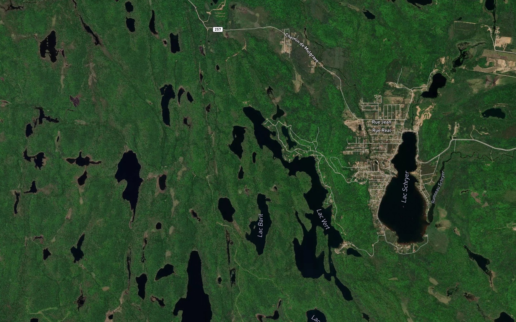 Satellite map of the Etang Mystic