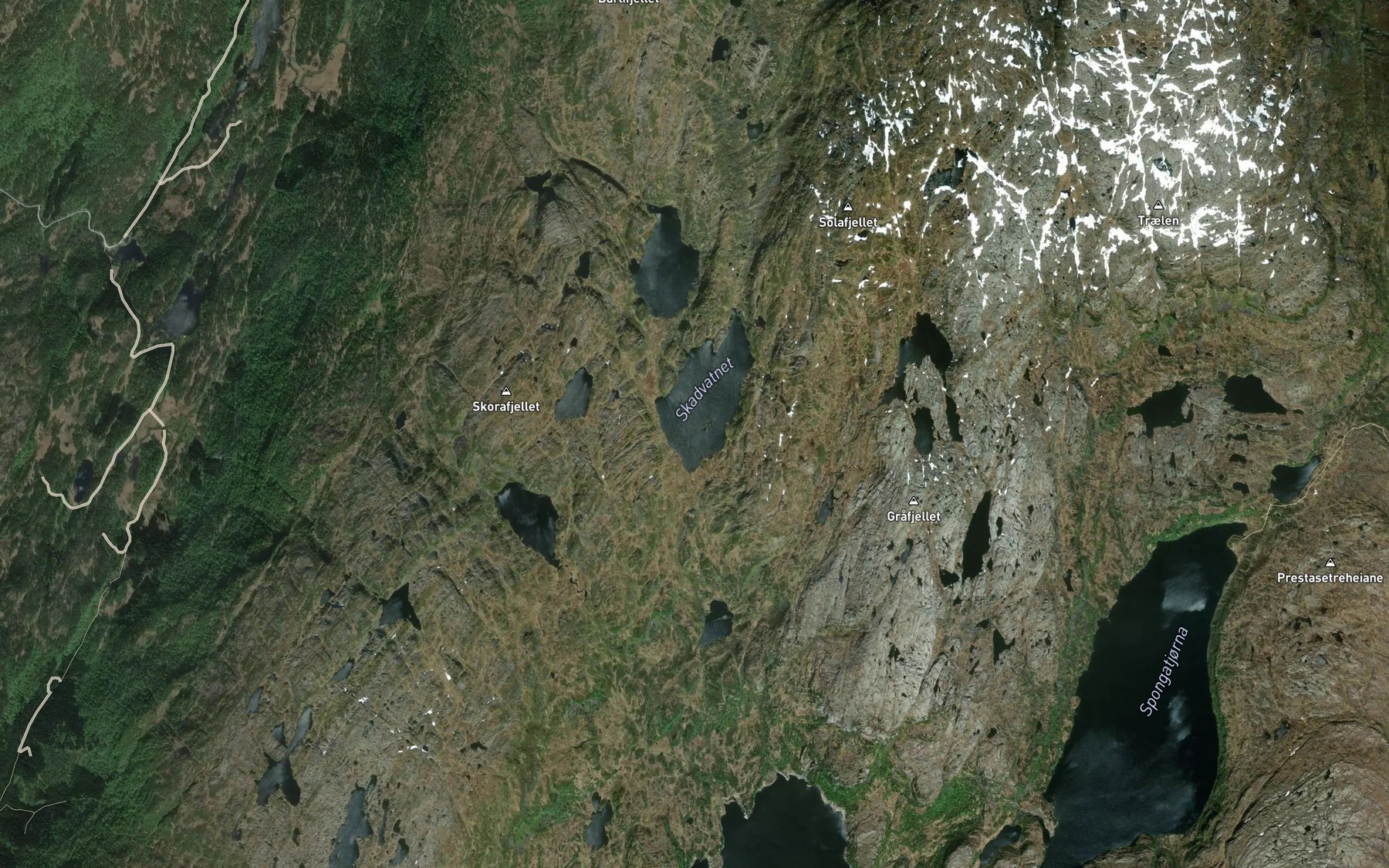 Satellite map of the Skadvatnet
