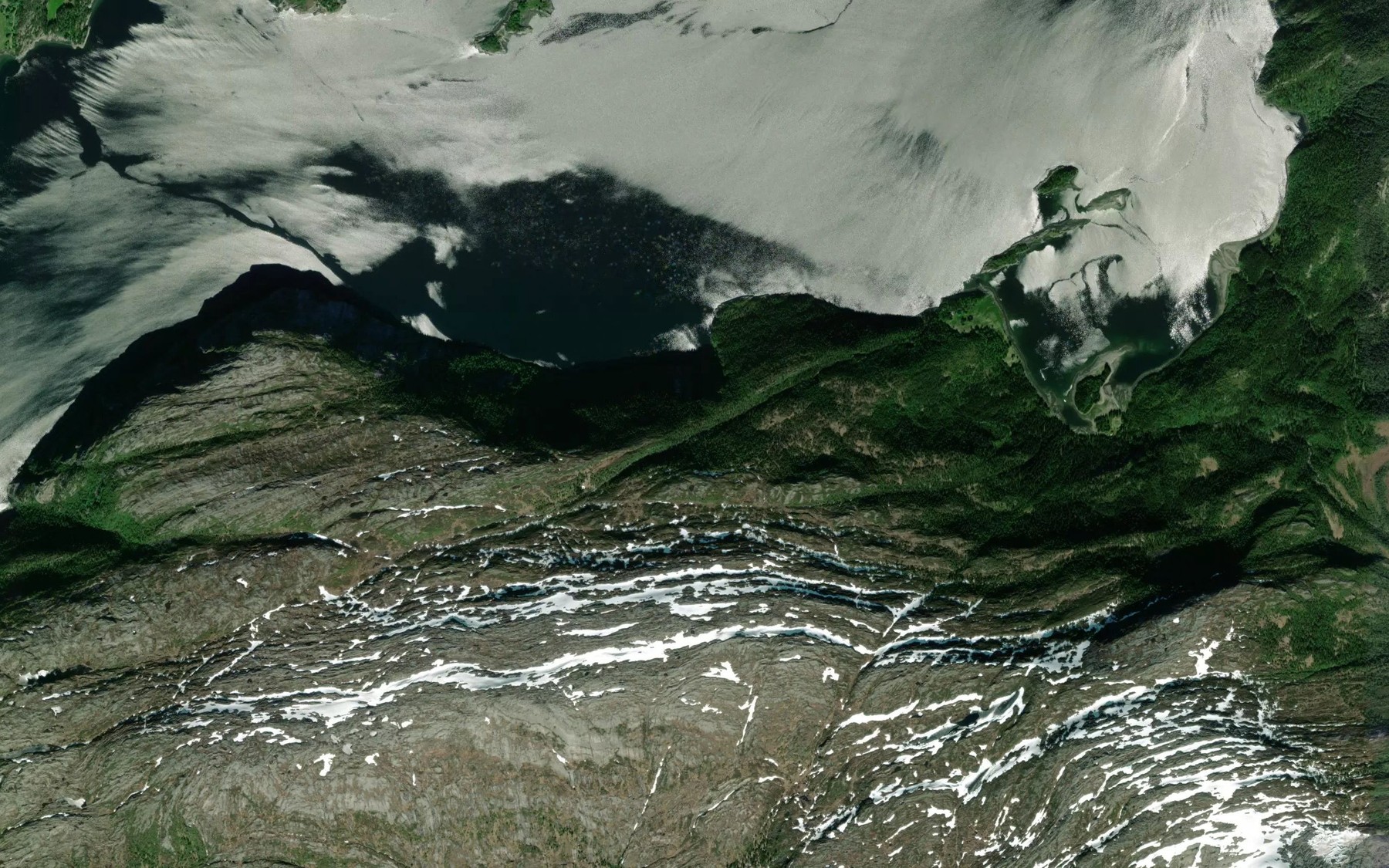 Satellite map of the Nesaelva