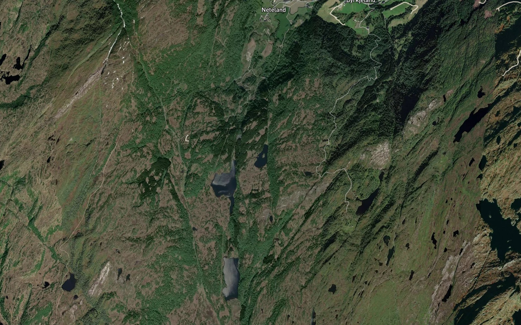 Satellite map of the Holmadalsvatnet