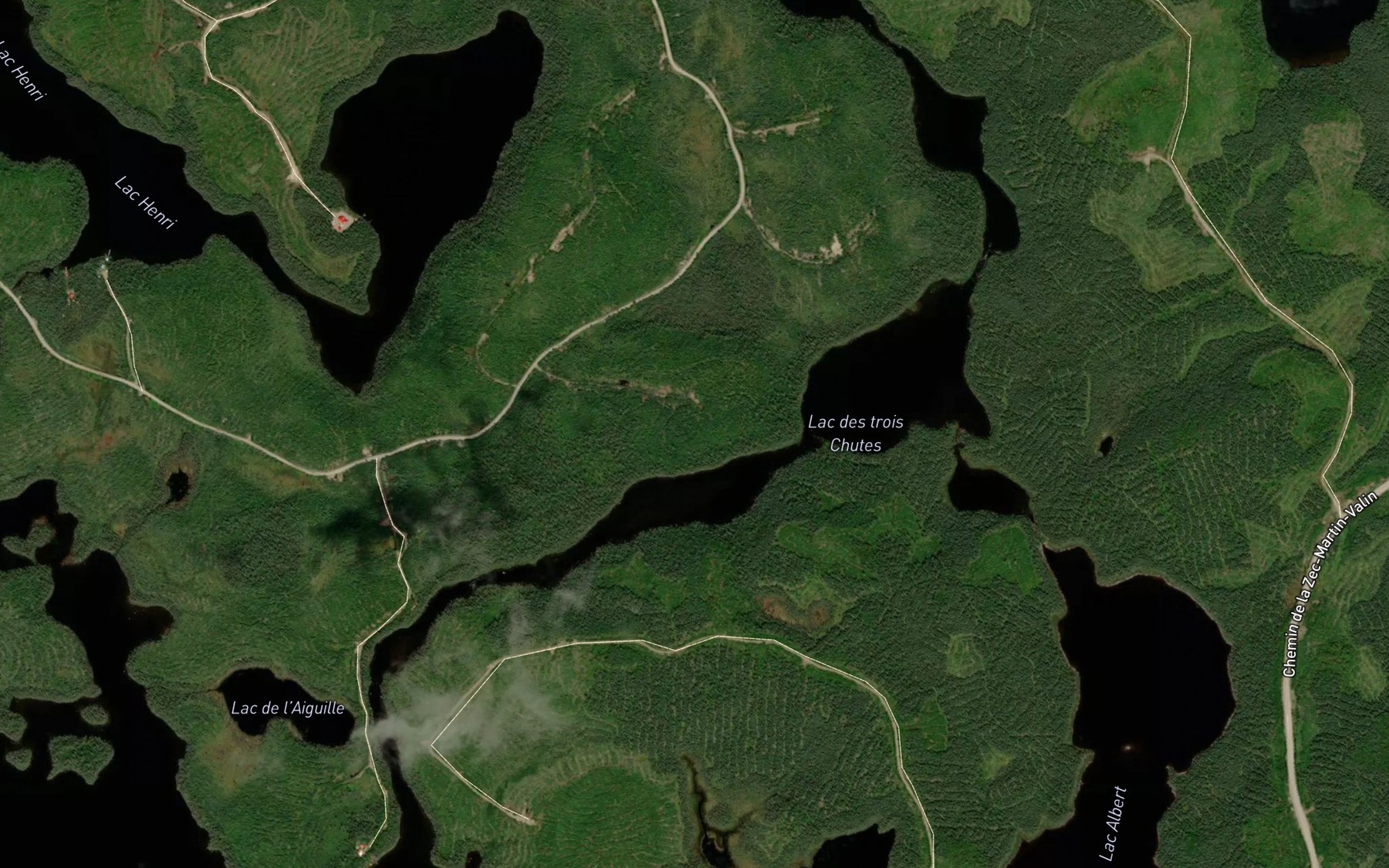Satellite map of the Lac des Trois Chutes