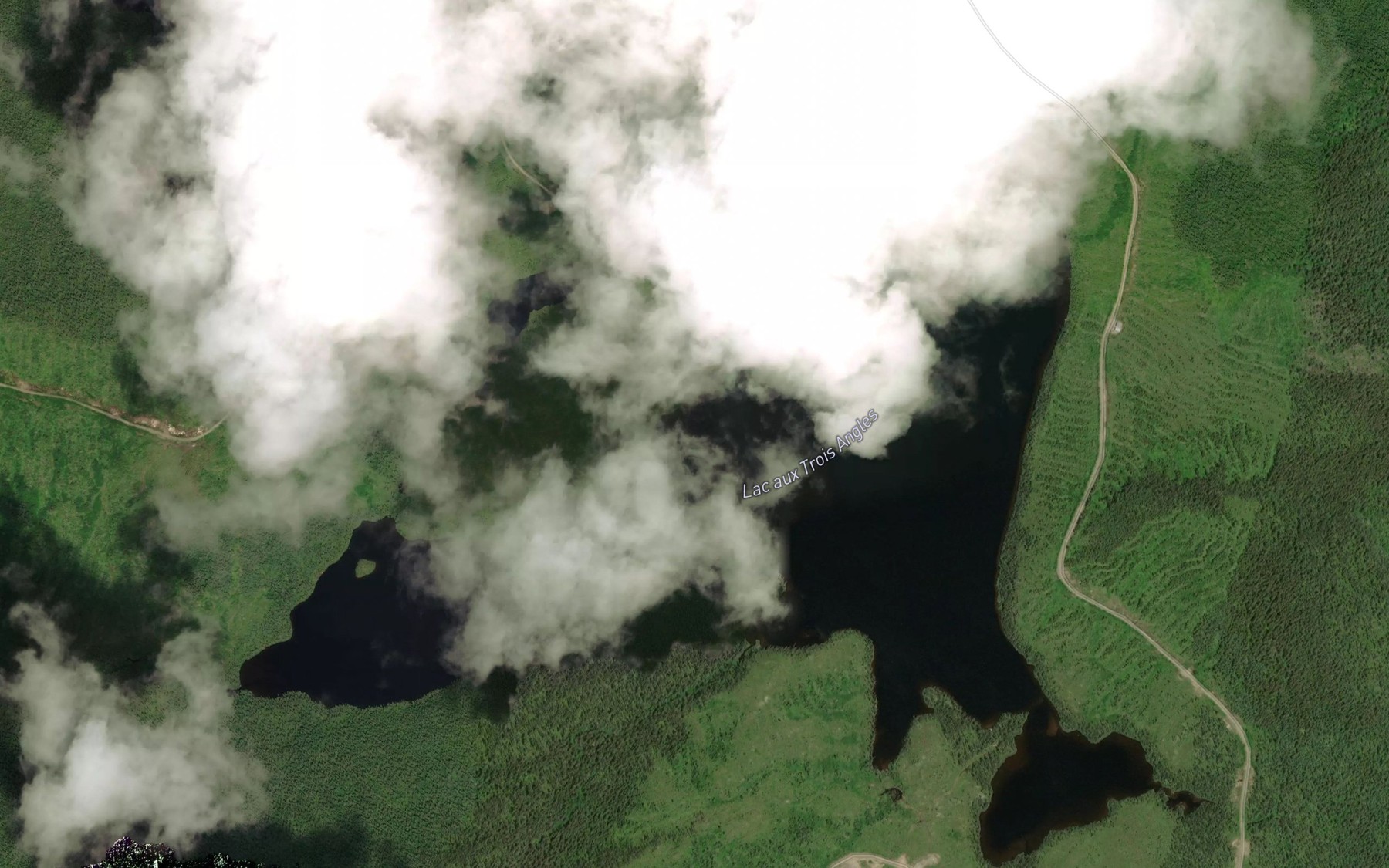 Satellite map of the Lac aux Trois Angles