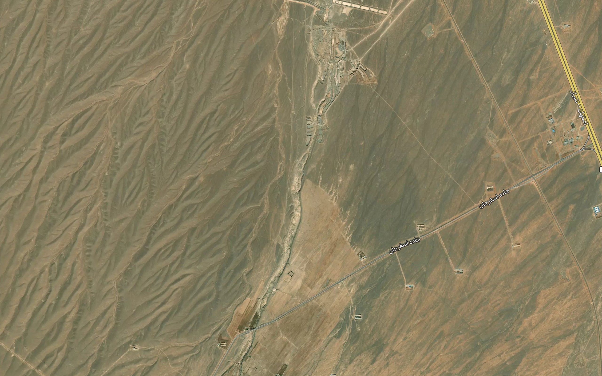 Rudkhaneh-ye Zarrin Cheshmeh