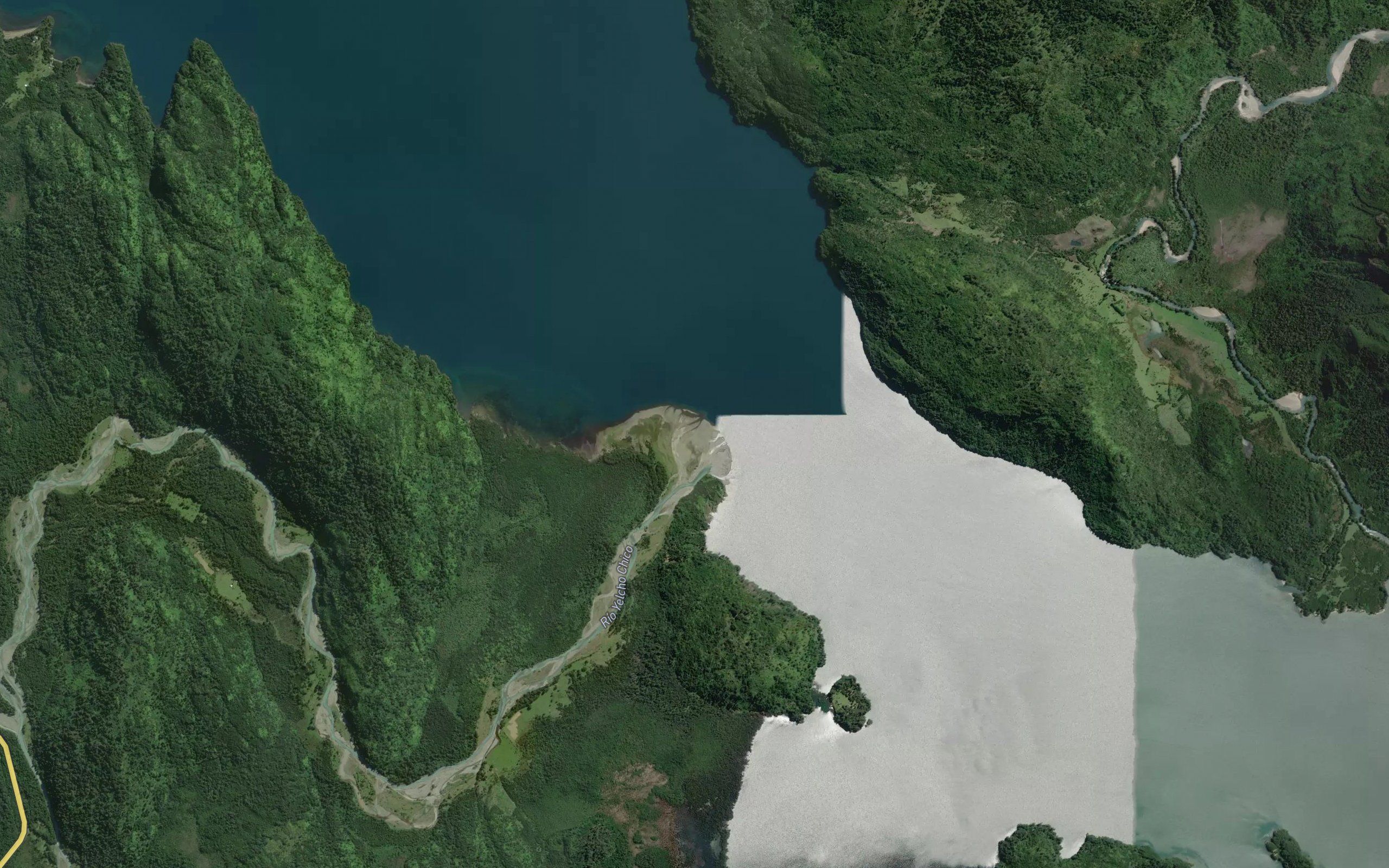 Rio Yelcho Chico