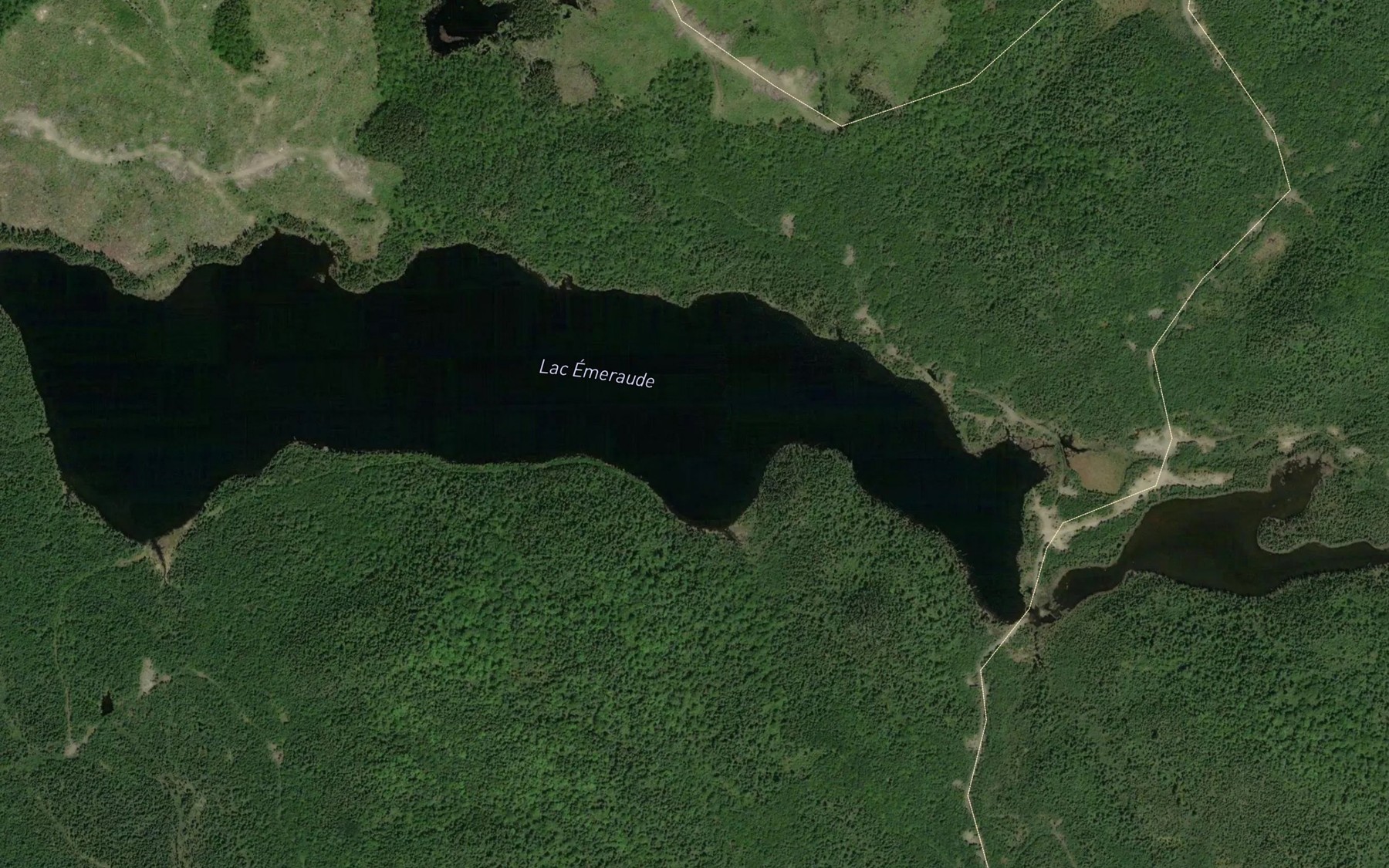 Satellite map of the Lac Emeraude