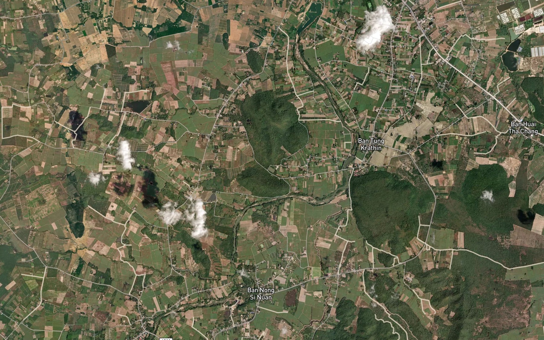 Satellite map of the Sa Nam Ban Tha Maduea