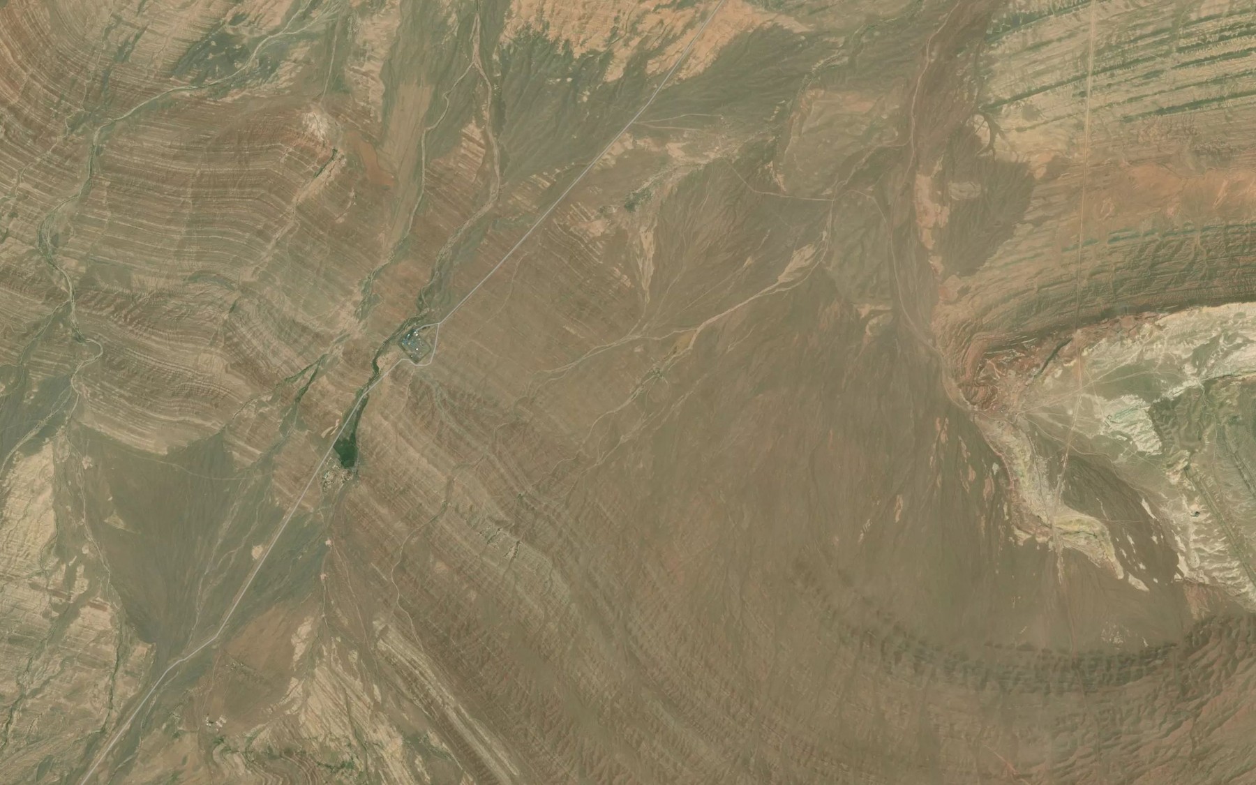 Satellite map of the Cheshmeh-ye Lachinak