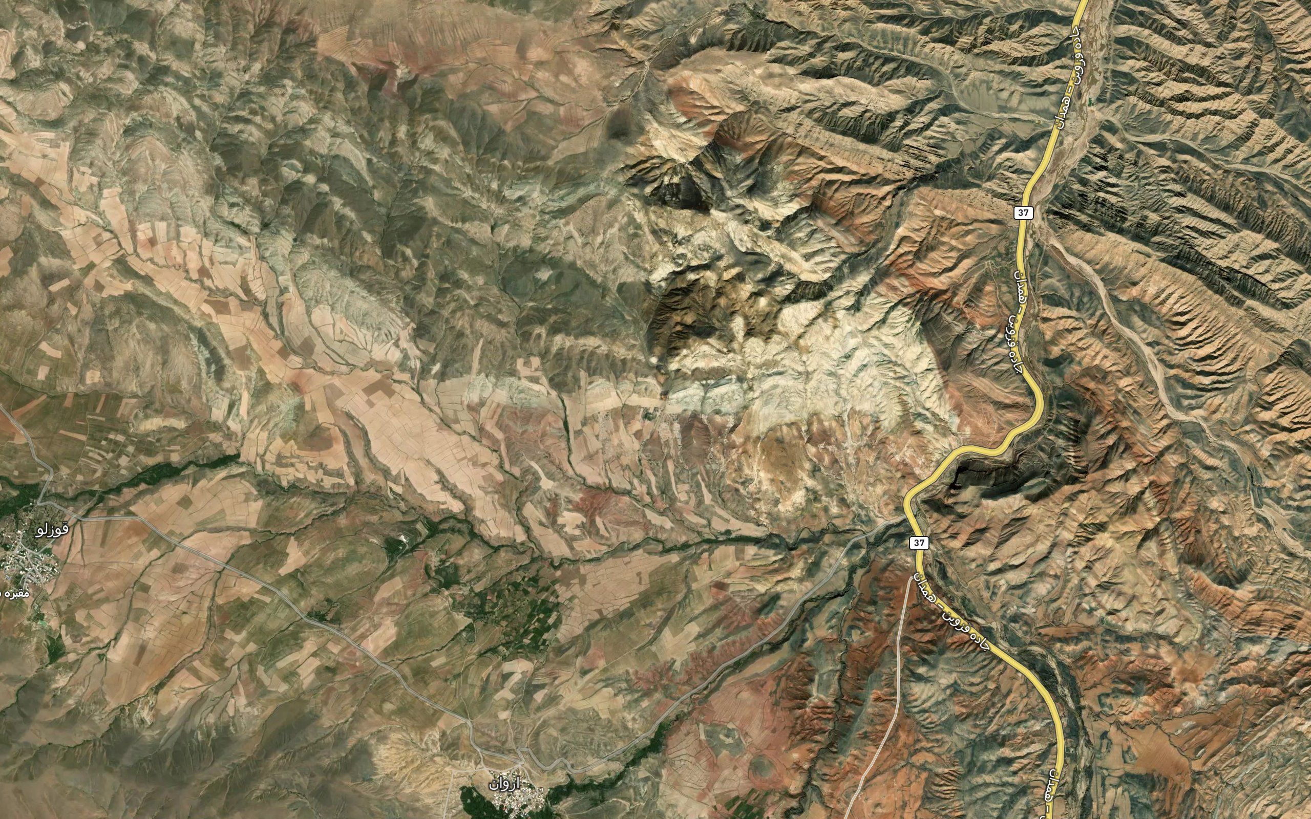 Cheshmeh-ye Qiz Lajar