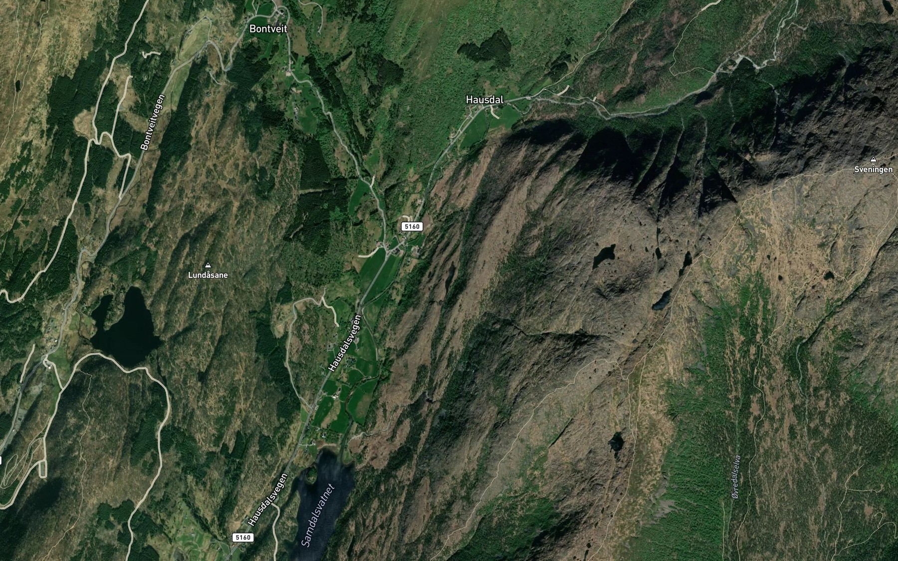 Satellite map of the Storalomtjorna