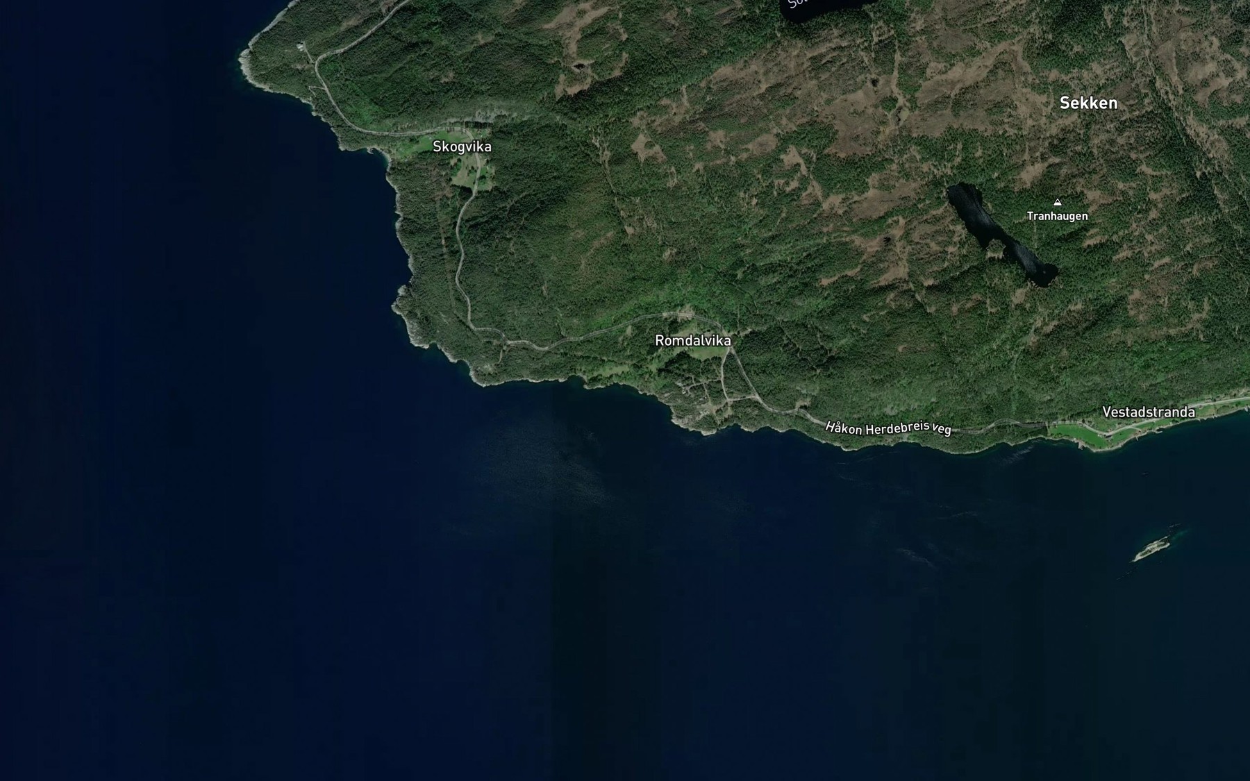 Satellite map of the Kvitnesbukta