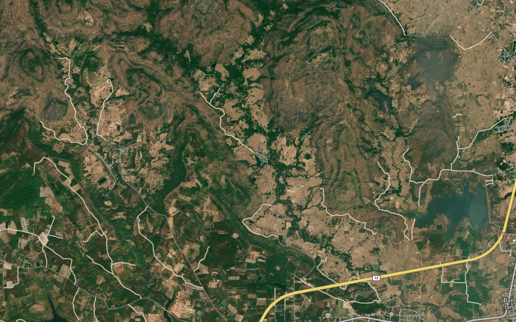 Satellite map of the Ang Kep Nam Na Pung