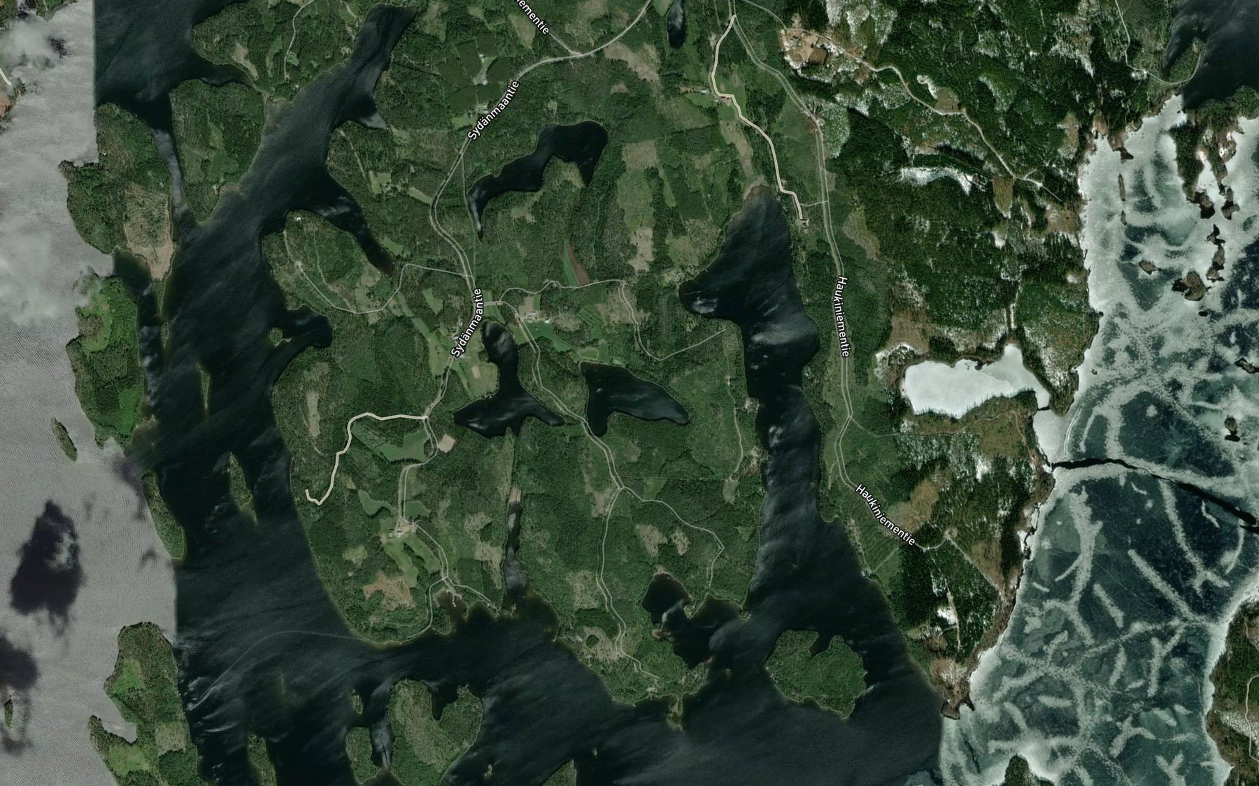 Satellite map of the Valkeistenlampi