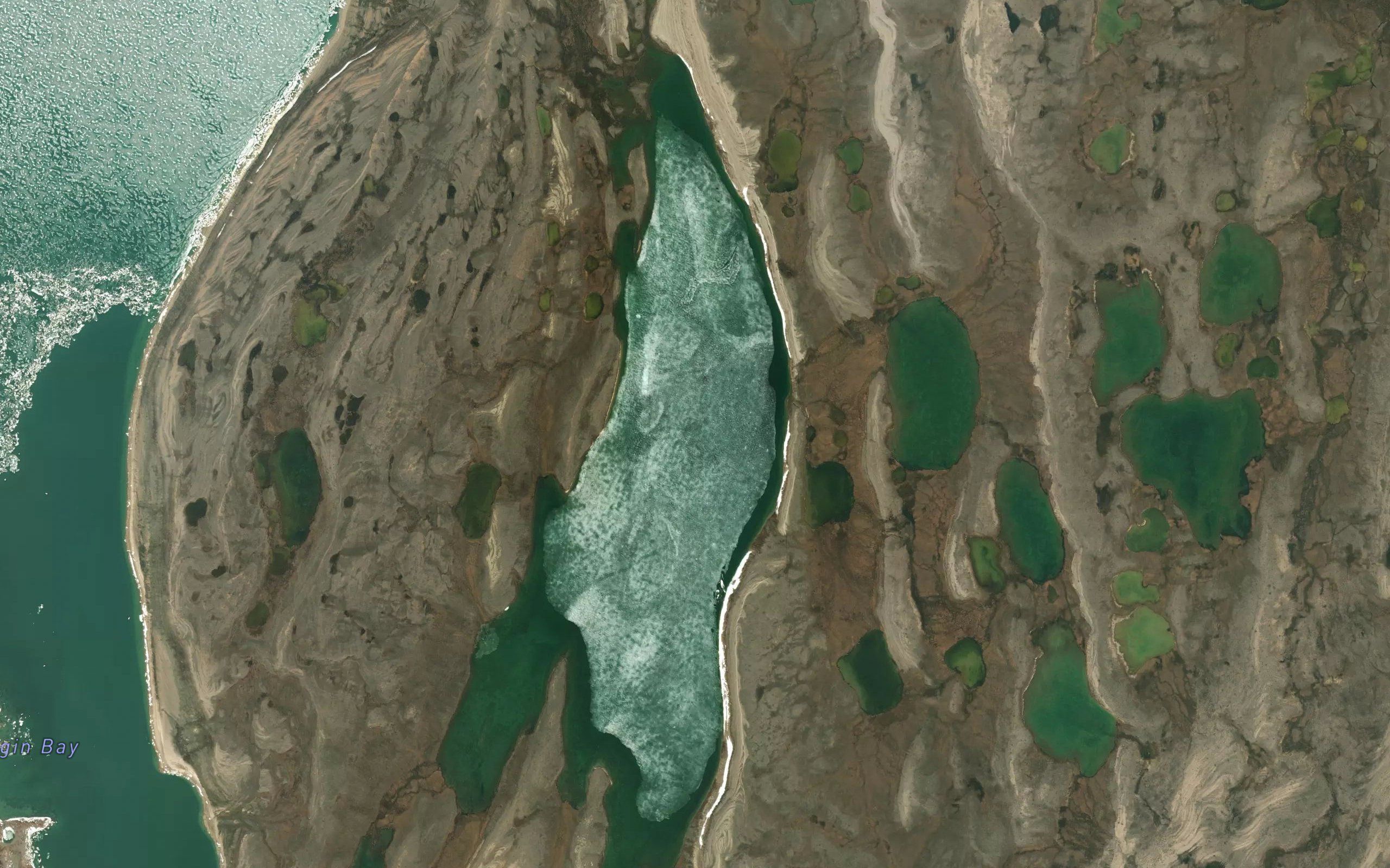 Isluuraarjuittuq Lake